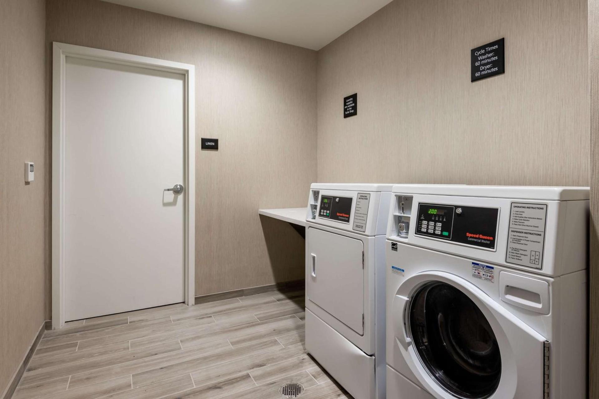 Hampton Inn Baltimore Bayview Campus photo 32
