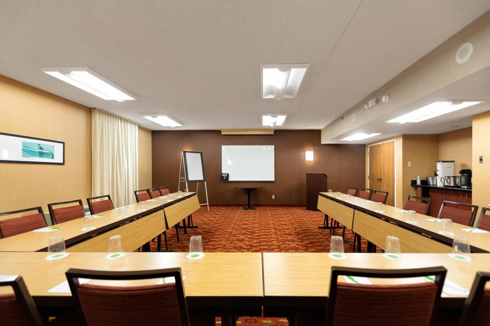 Courtyard by Marriott Dallas-Fort Worth/Bedford photo 42