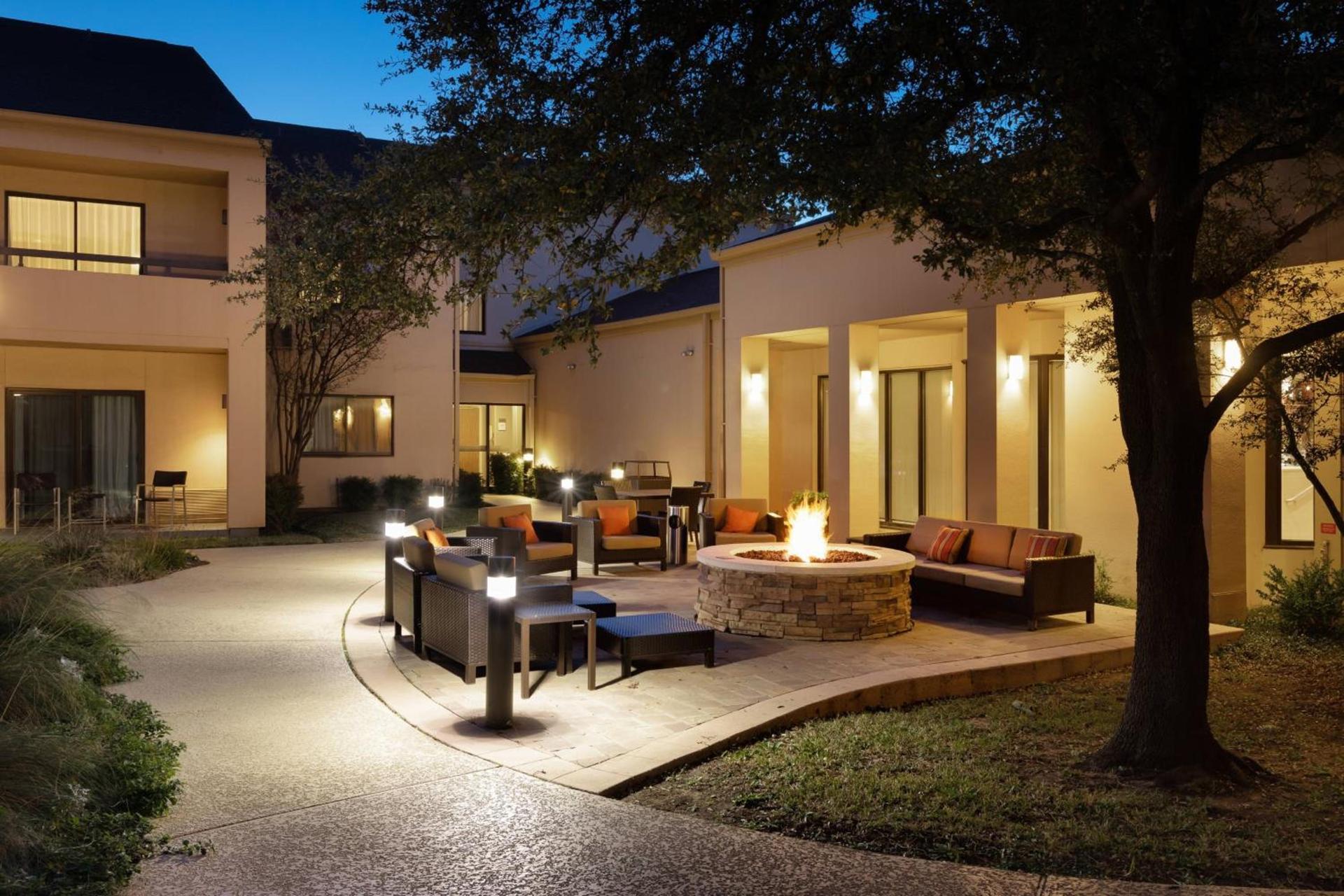 Courtyard by Marriott Dallas-Fort Worth/Bedford photo 26