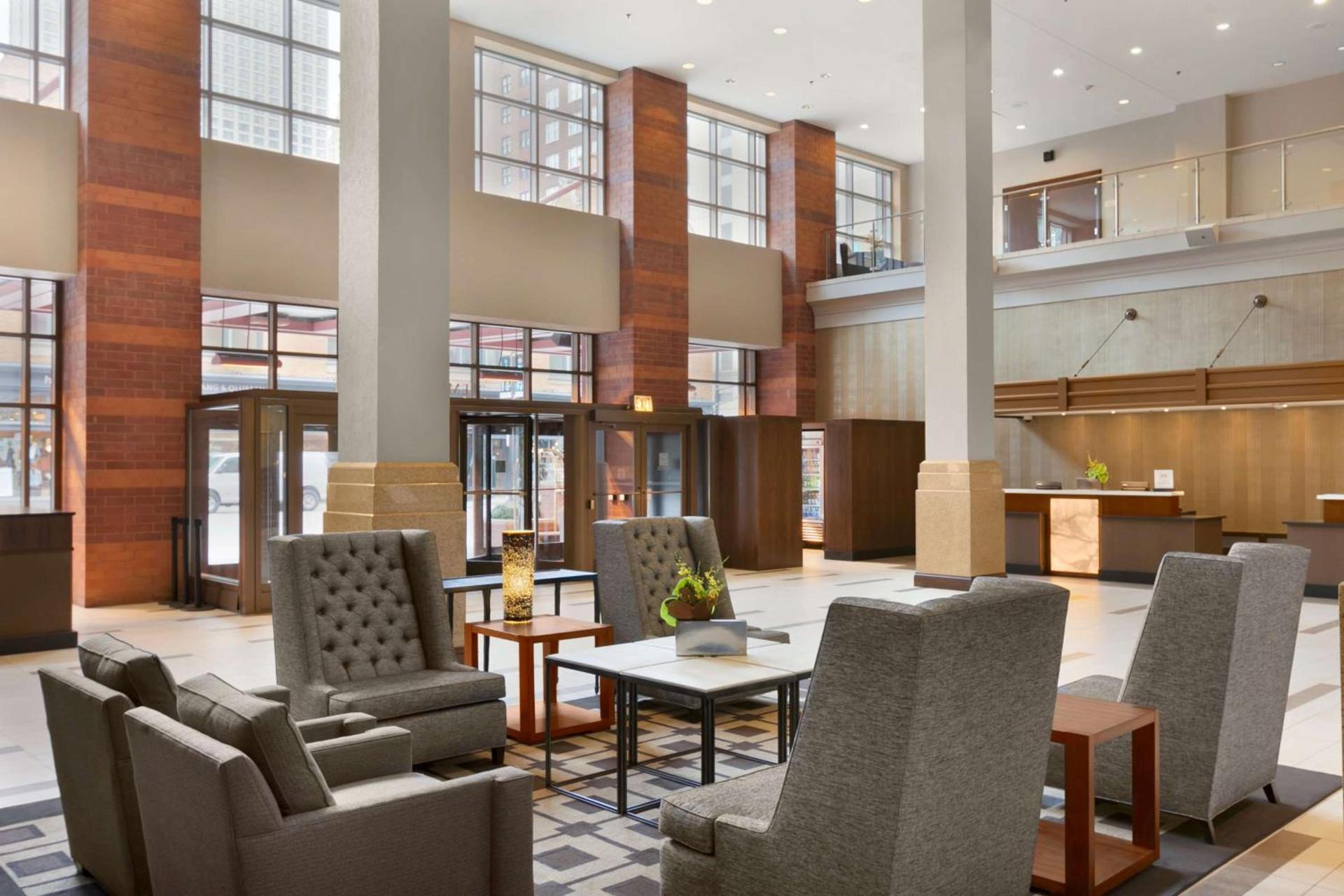 Embassy Suites Chicago - Downtown River North photo 3