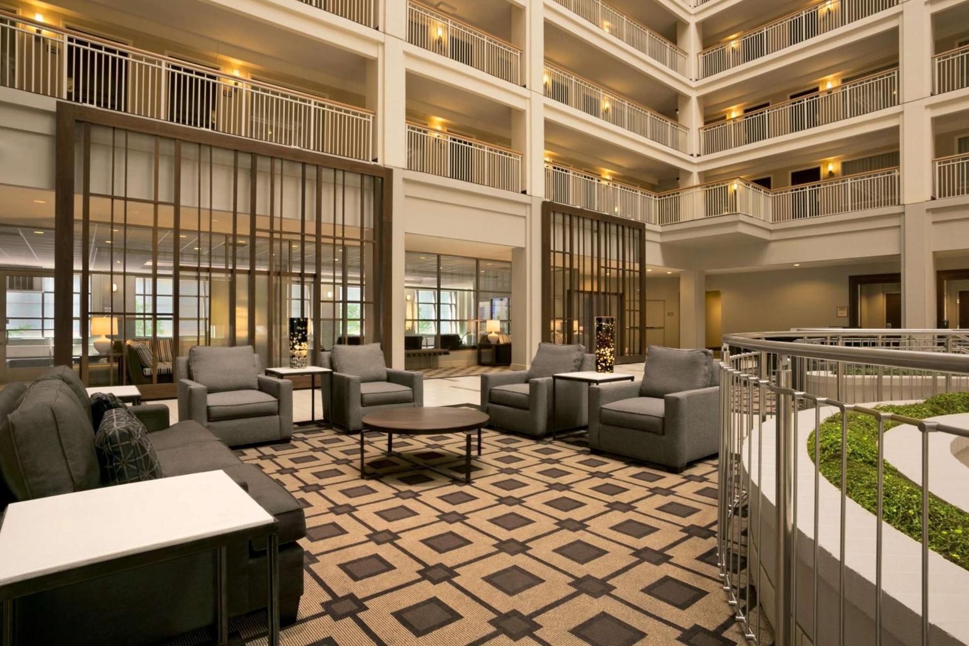 Embassy Suites Chicago - Downtown River North photo 4