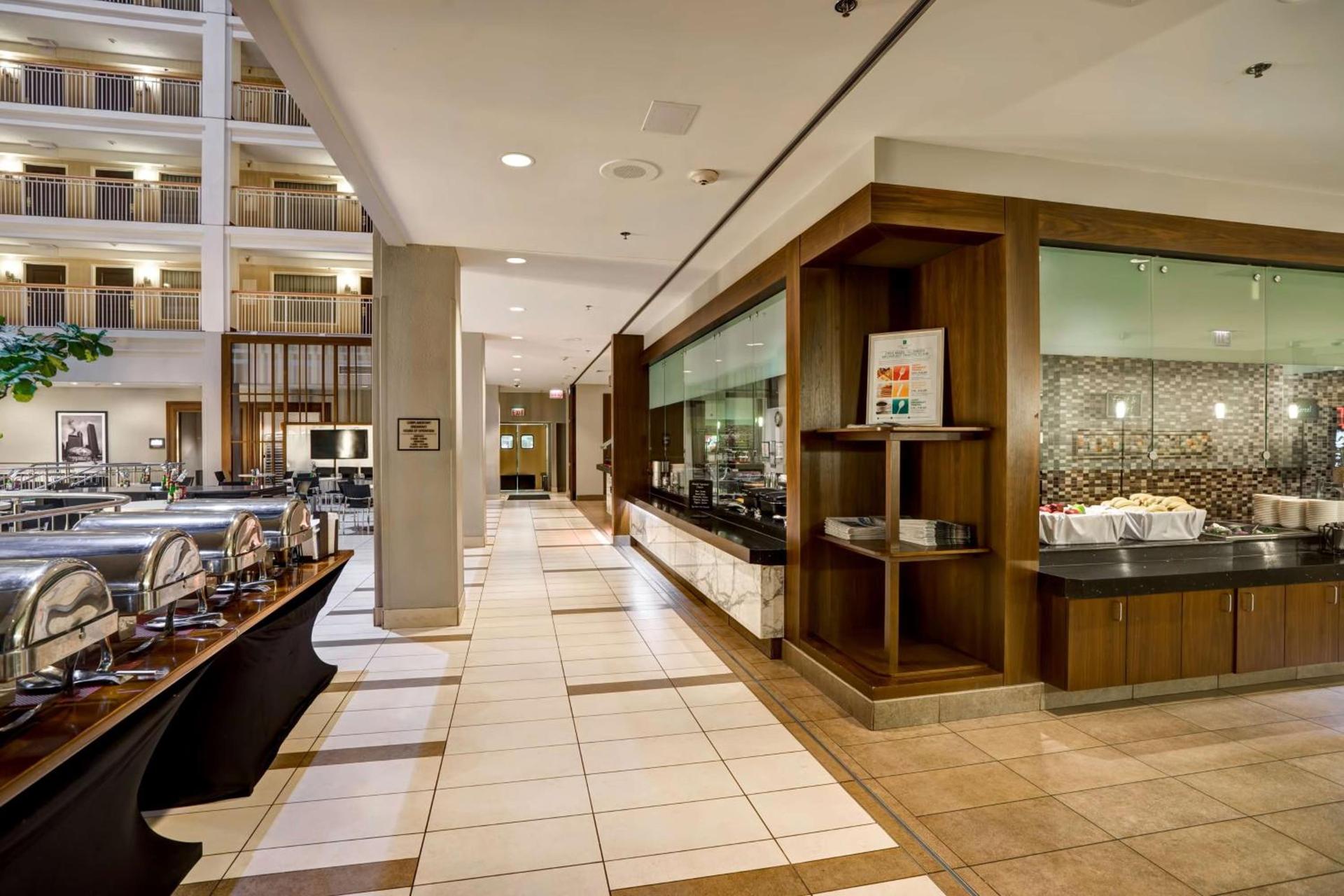 Embassy Suites Chicago - Downtown River North photo 17