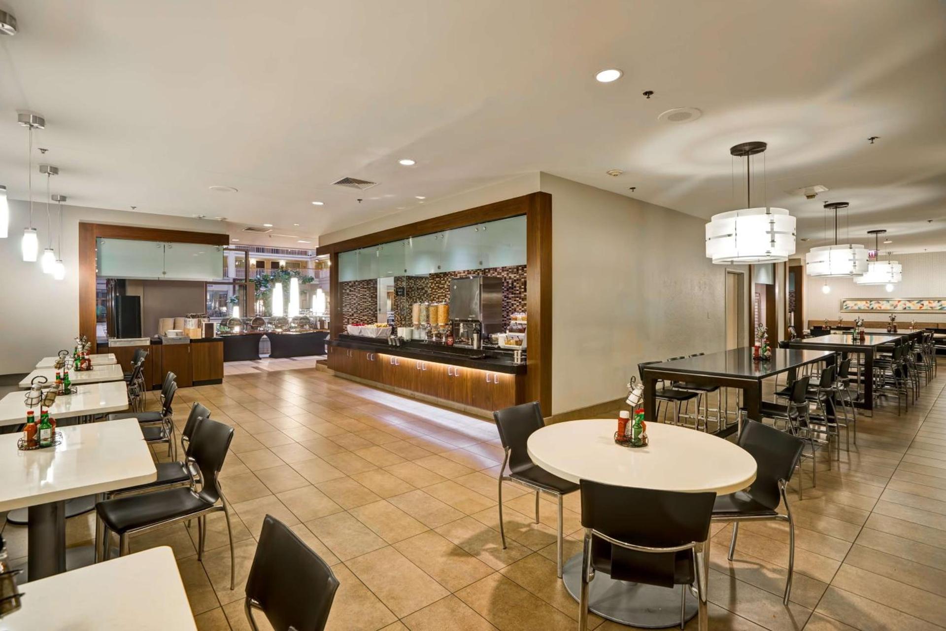 Embassy Suites Chicago - Downtown River North photo 20