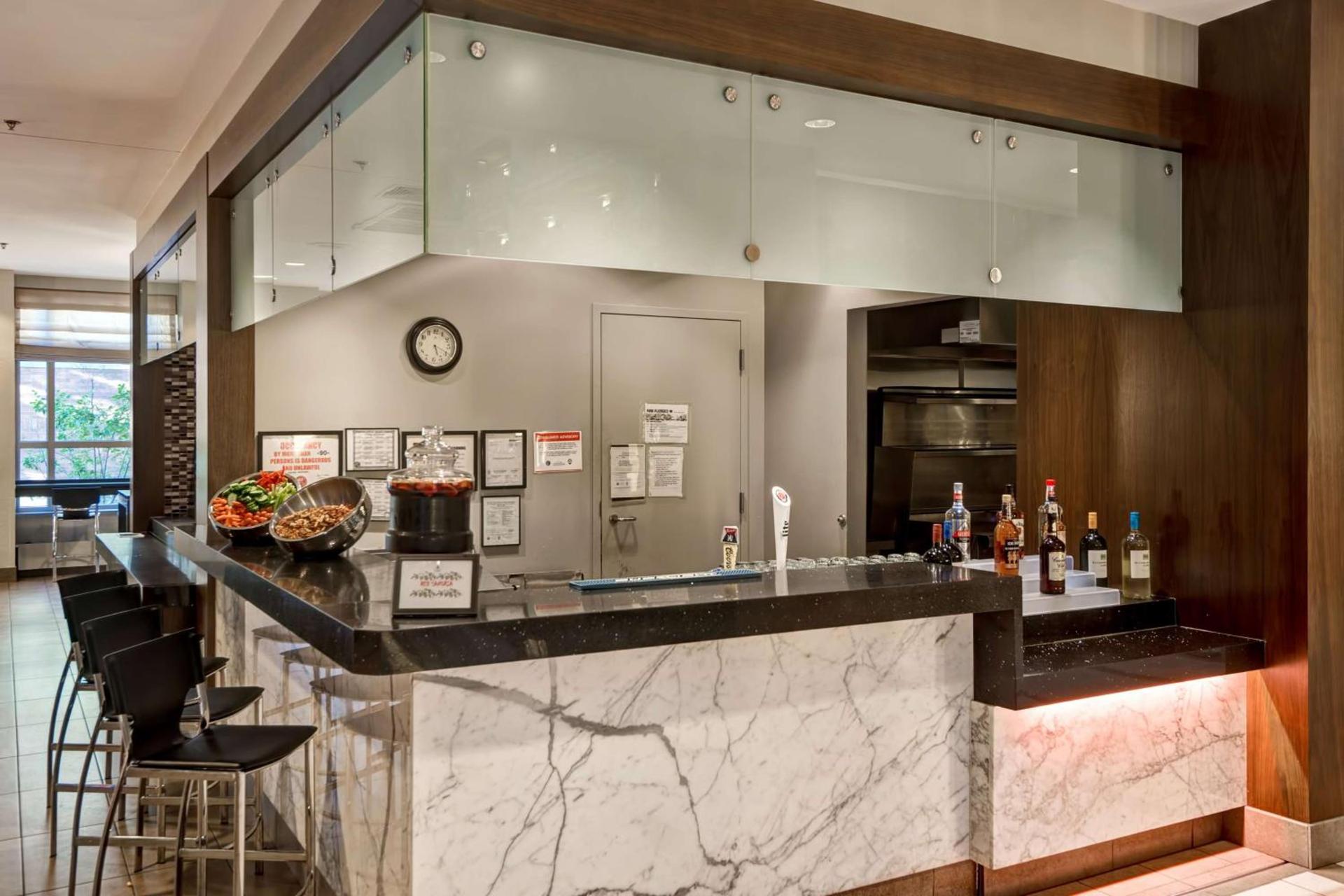 Embassy Suites Chicago - Downtown River North photo 56