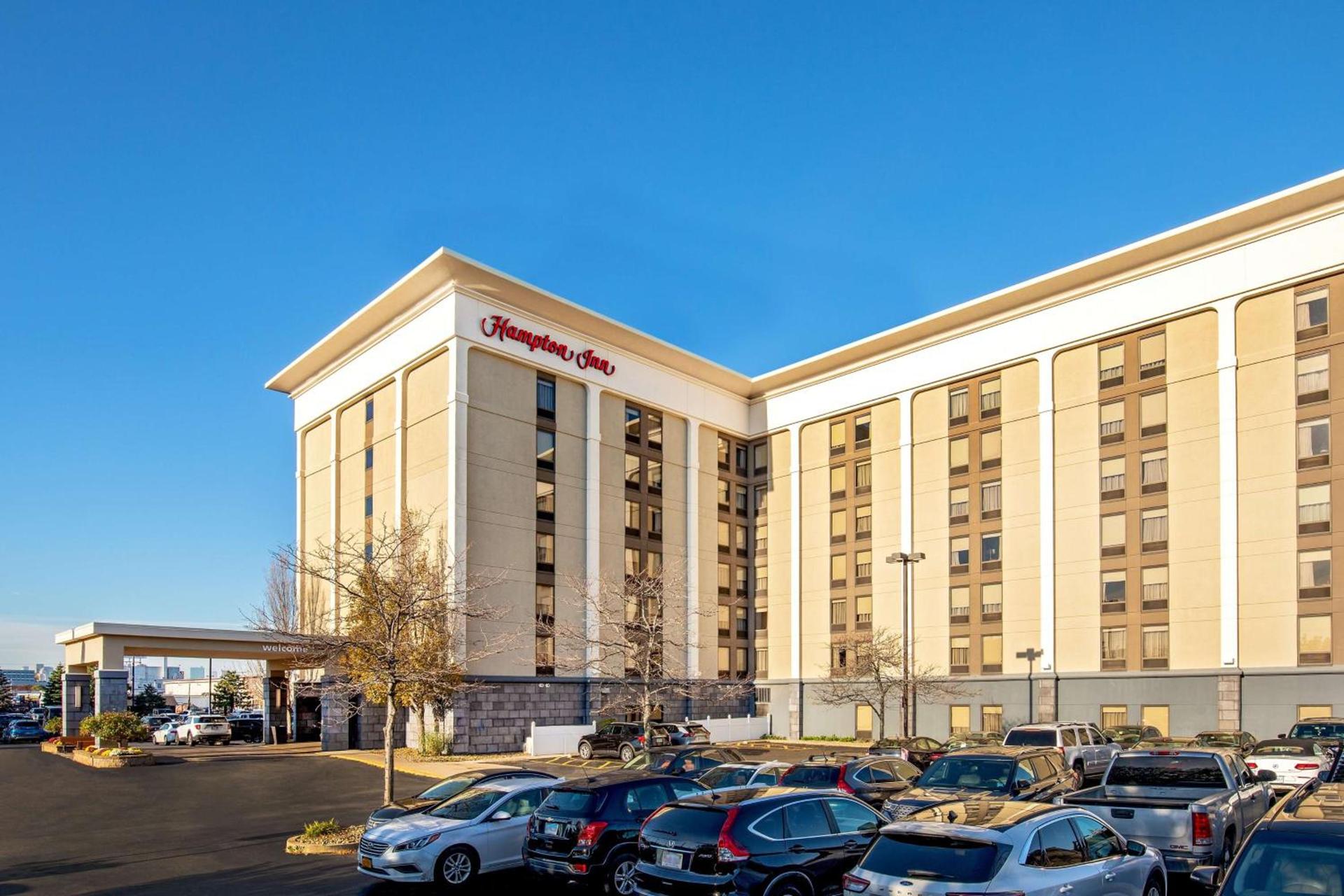 Hampton Inn Boston Logan Airport — hotel in Boston