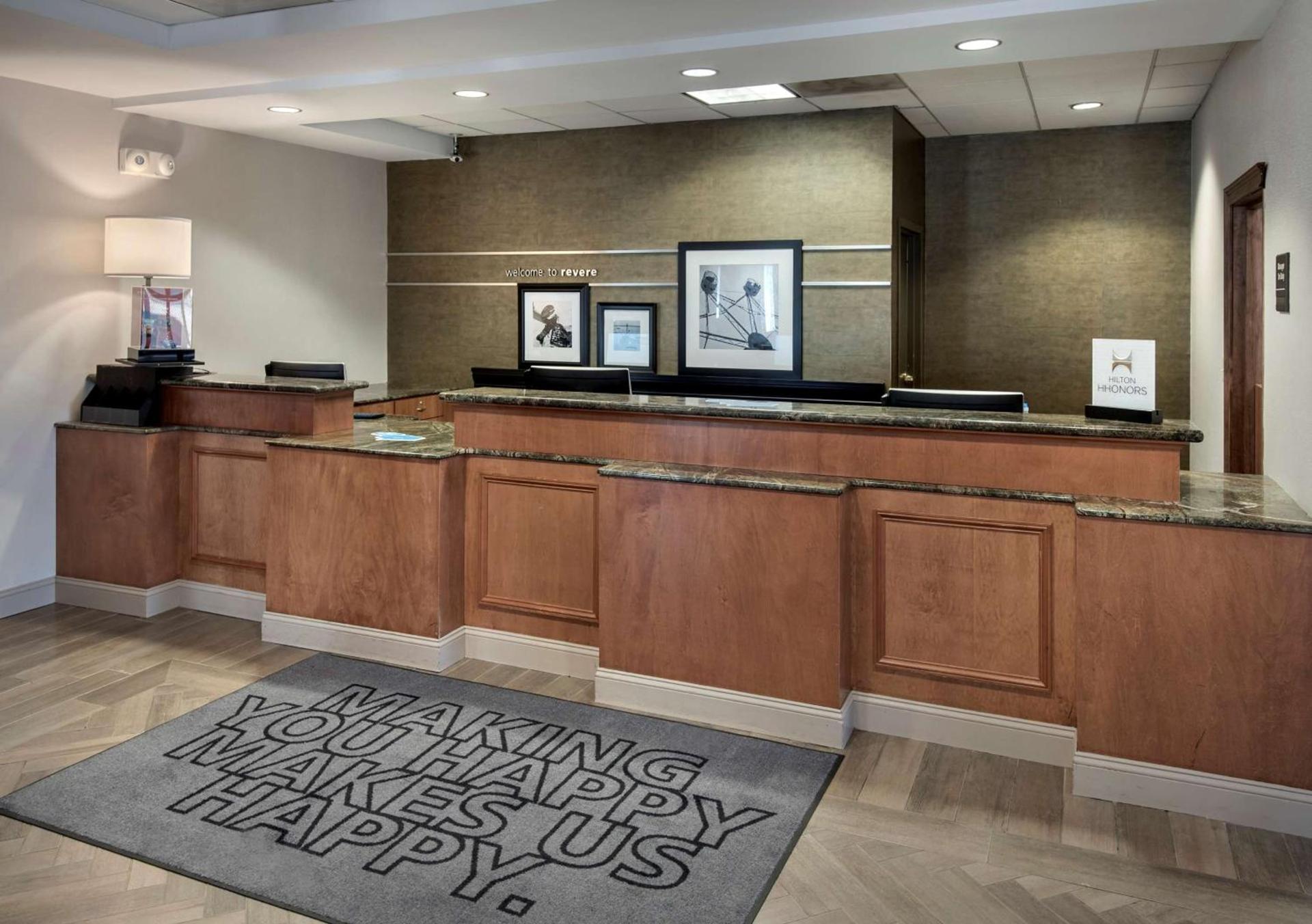 Hampton Inn Boston Logan Airport photo 3