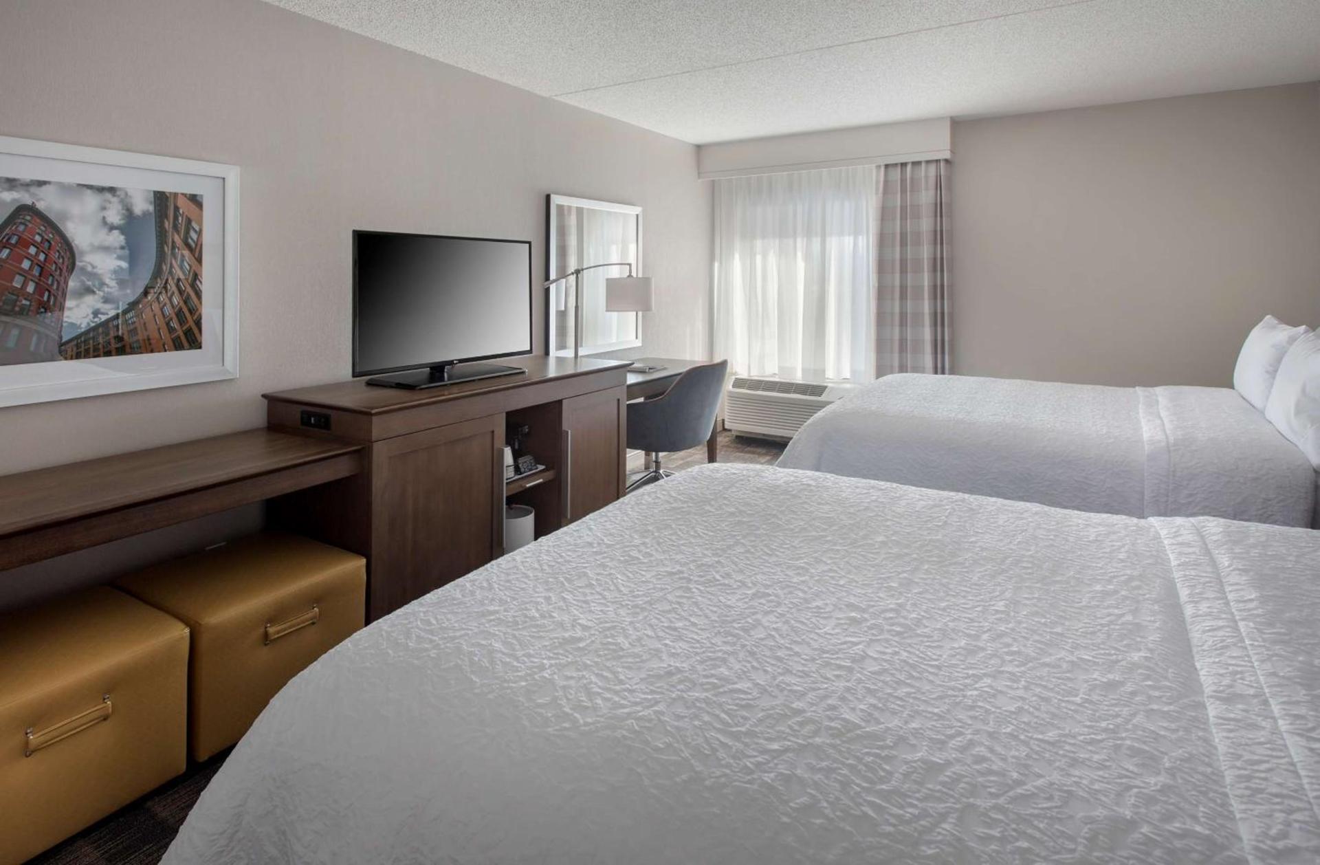 Hampton Inn Boston Logan Airport photo 9