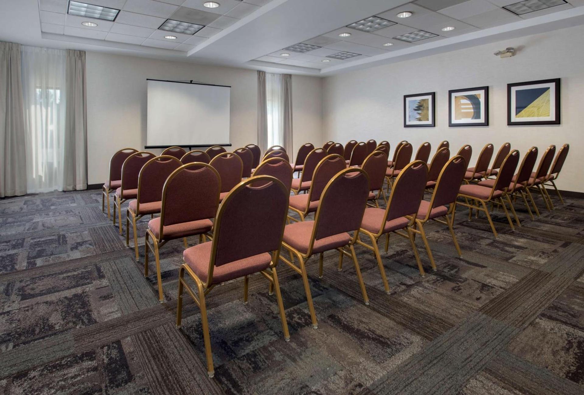 Hampton Inn Boston Logan Airport photo 24