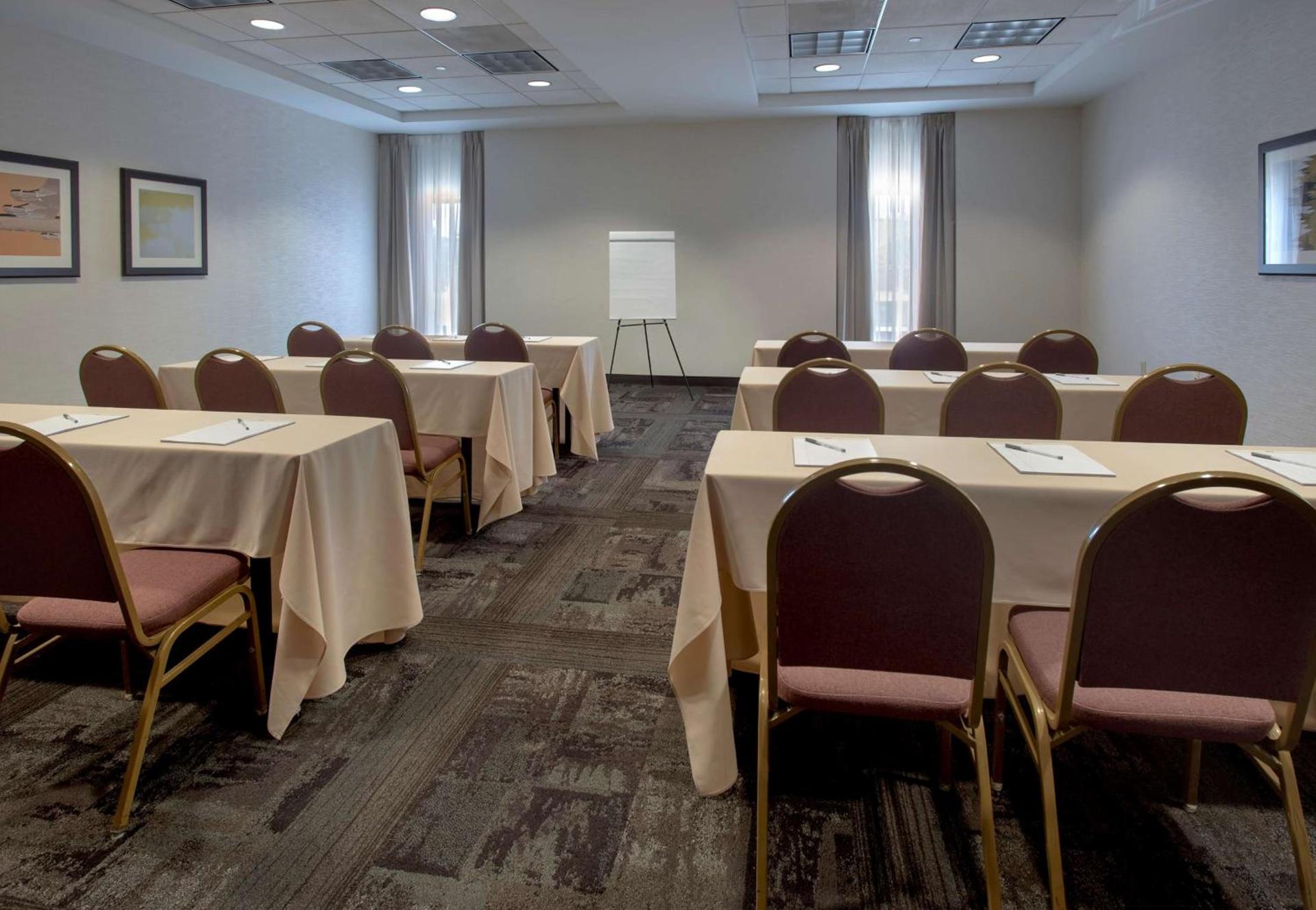 Hampton Inn Boston Logan Airport photo 25