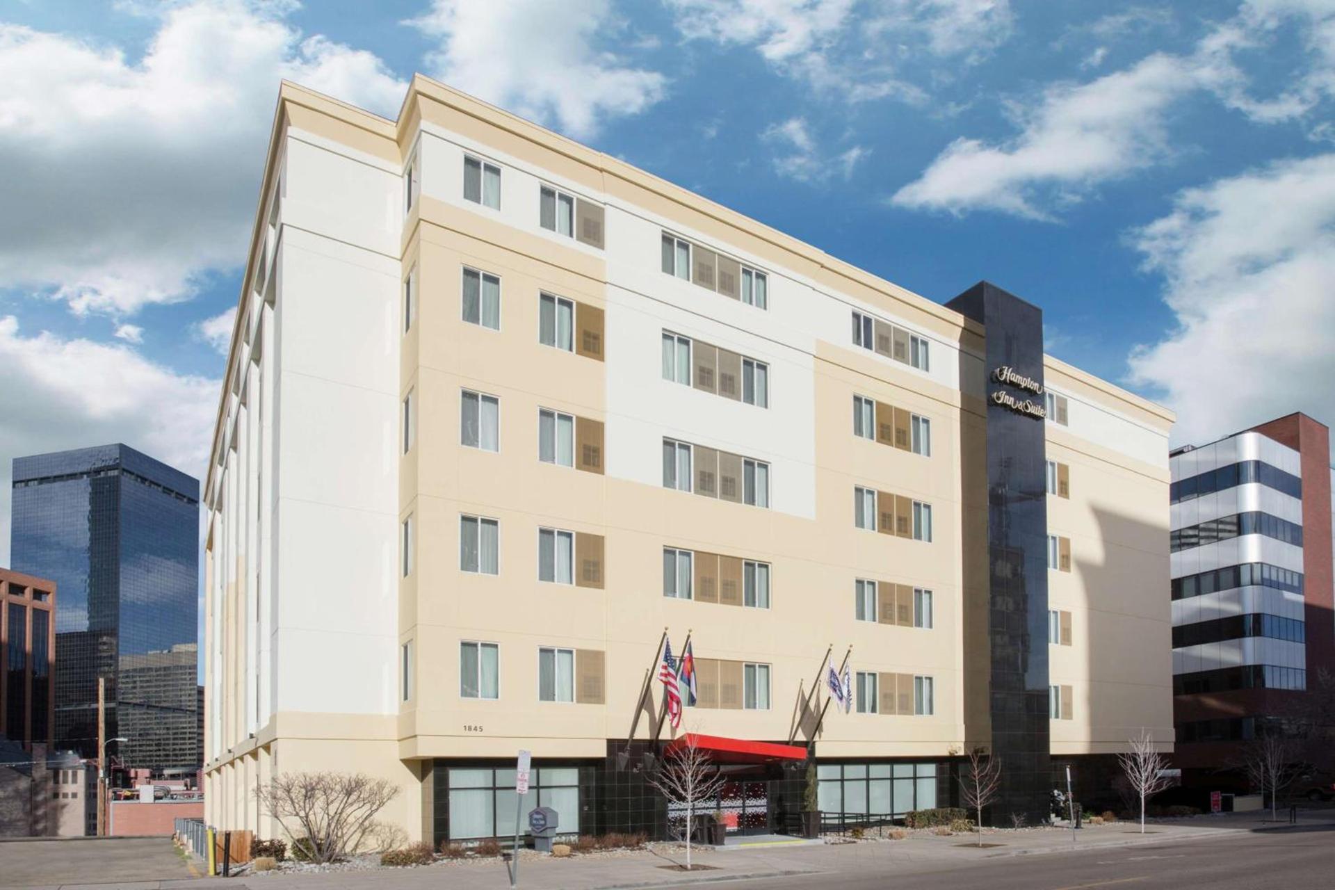 Hampton Inn & Suites Denver-Downtown photo 2