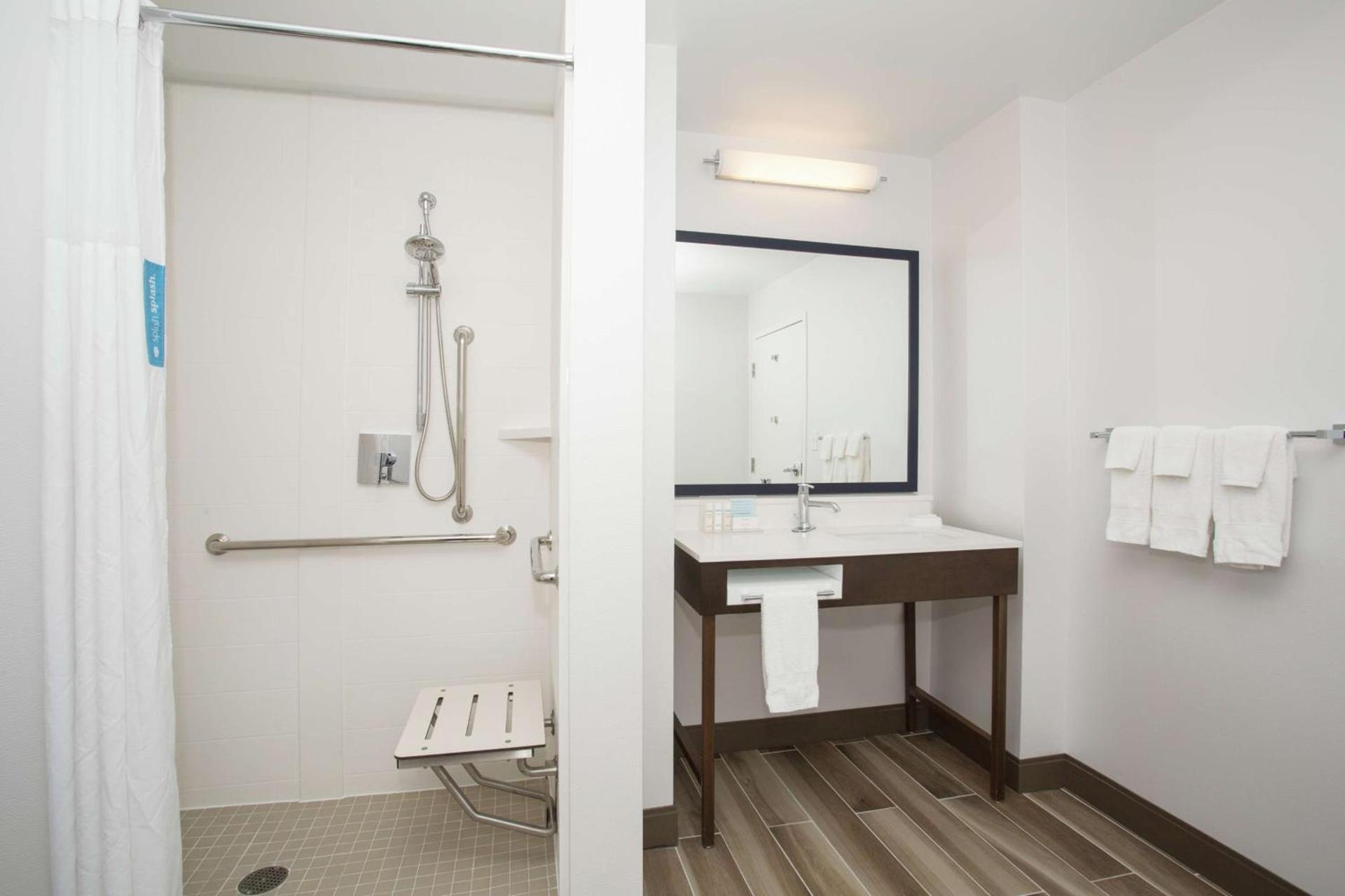 Hampton Inn & Suites Denver-Downtown photo 32