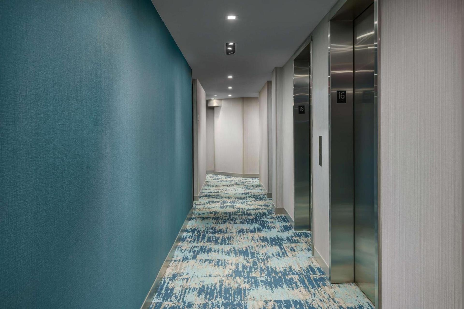 Hilton Garden Inn New York Times Square North photo 18