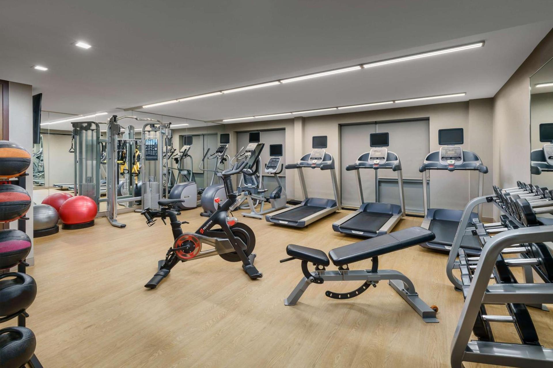 Hilton Garden Inn New York Times Square North photo 6