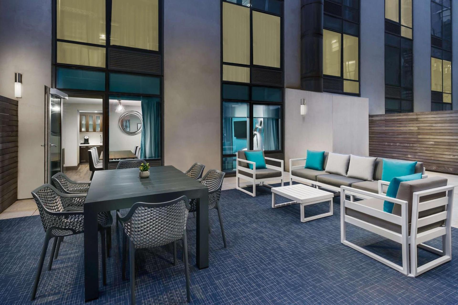 Hilton Garden Inn New York Times Square North photo 28