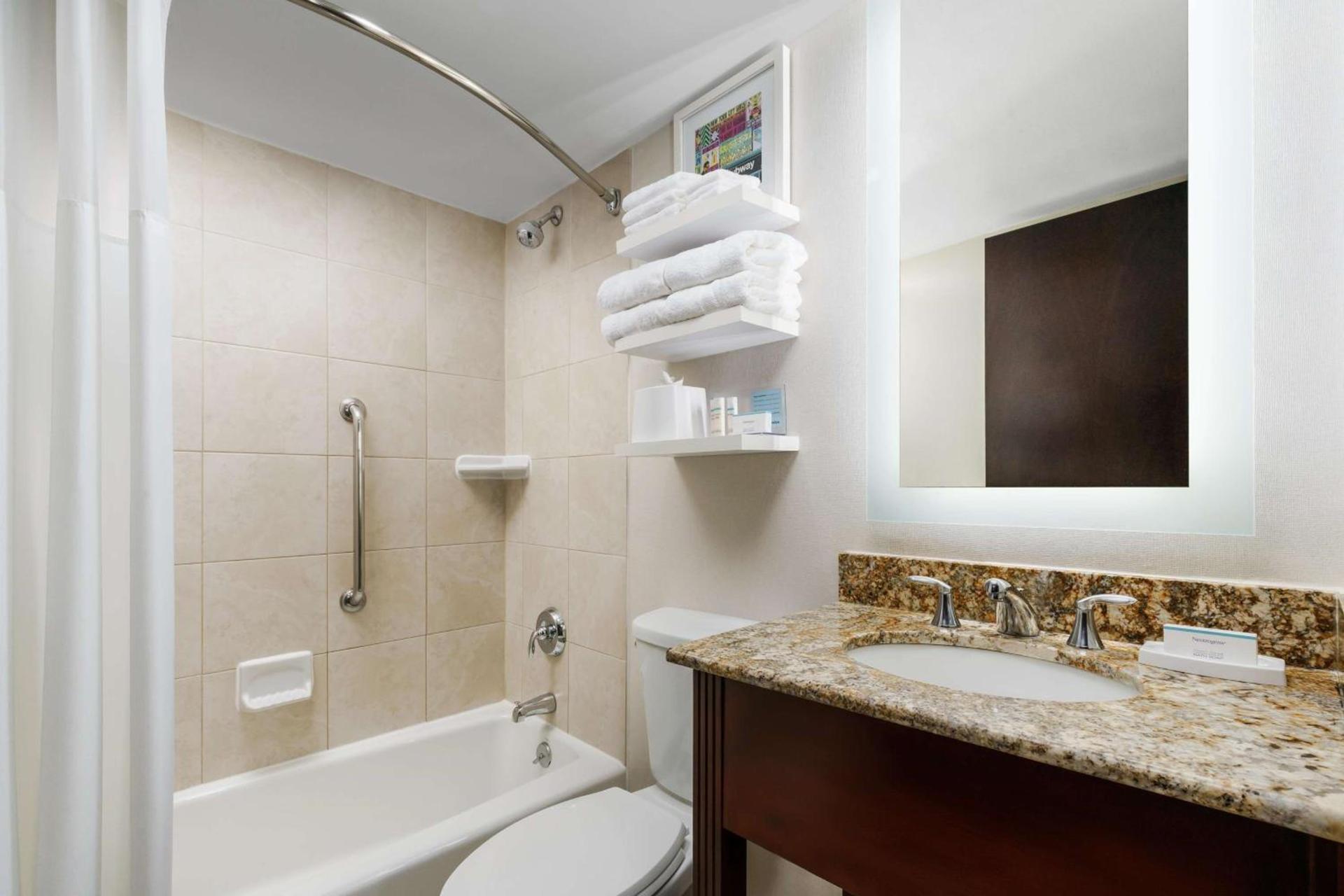 Hampton Inn Manhattan-35th St Empire State Bldg photo 17