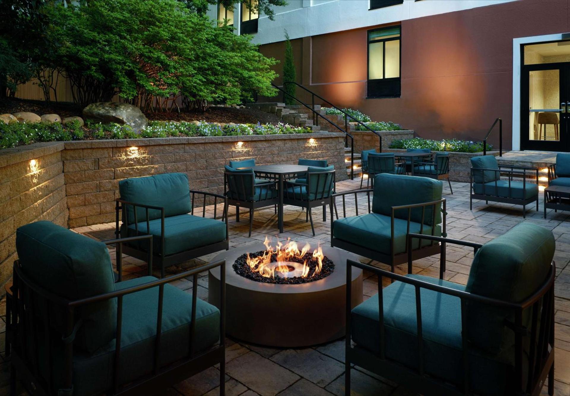 Hilton Garden Inn Atlanta-Buckhead photo 2