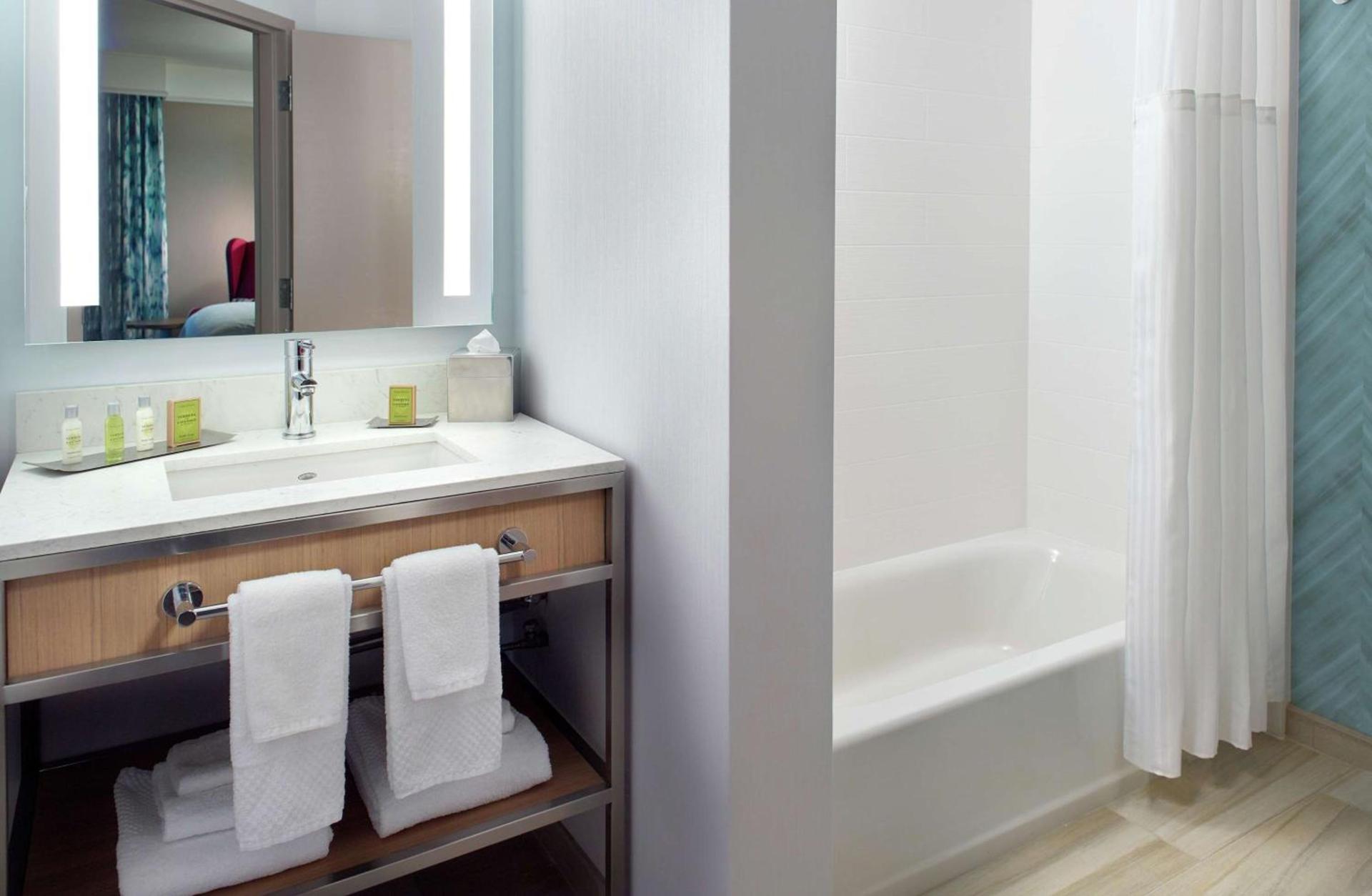 Hilton Garden Inn Atlanta-Buckhead photo 16