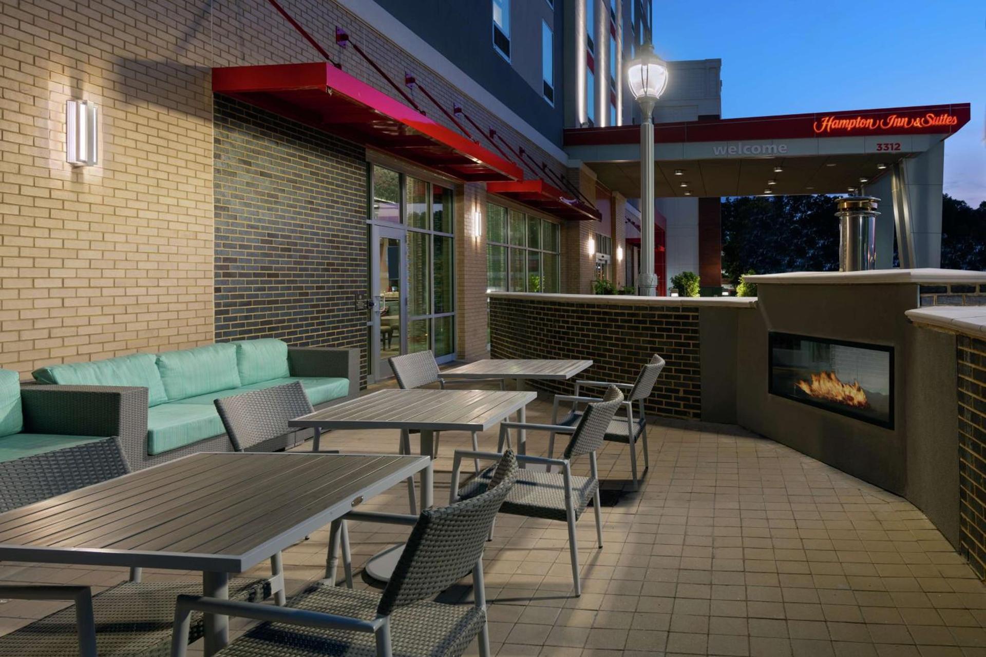 Hampton Inn & Suites Atlanta Buckhead Place photo 4