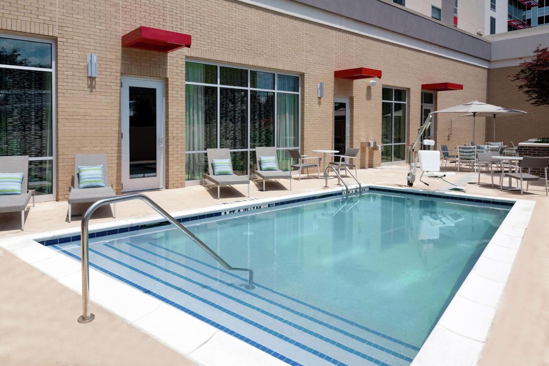 Hampton Inn & Suites Atlanta Buckhead Place photo 8