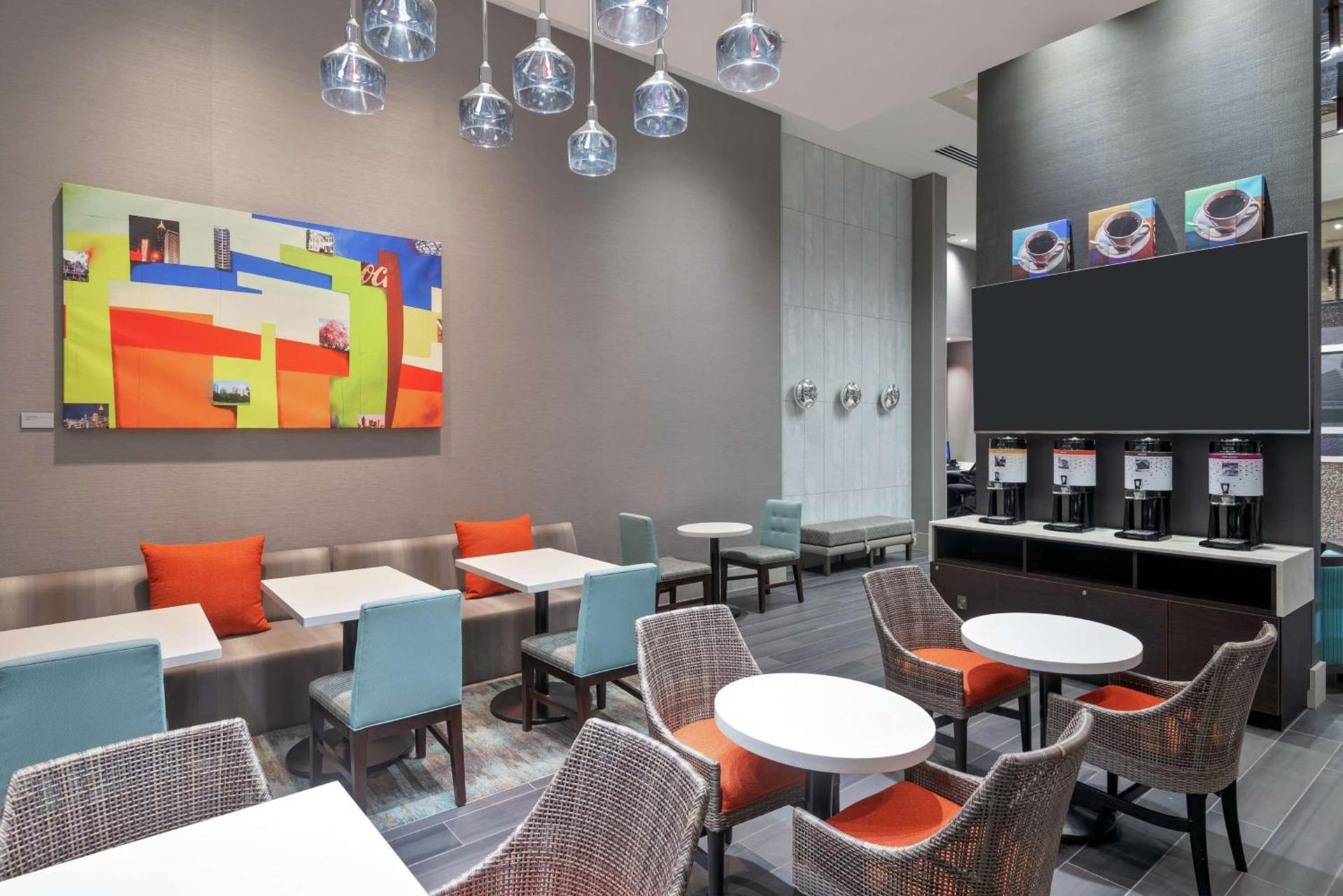 Hampton Inn & Suites Atlanta Buckhead Place photo 7