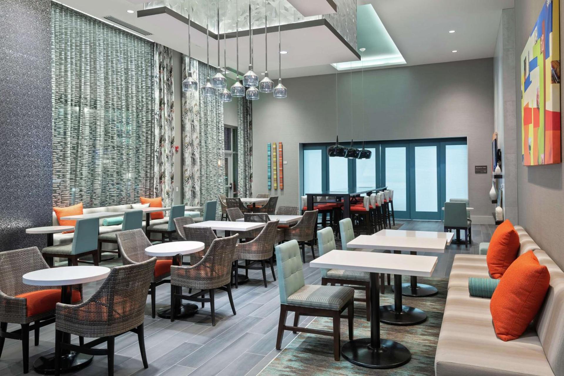 Hampton Inn & Suites Atlanta Buckhead Place photo 9
