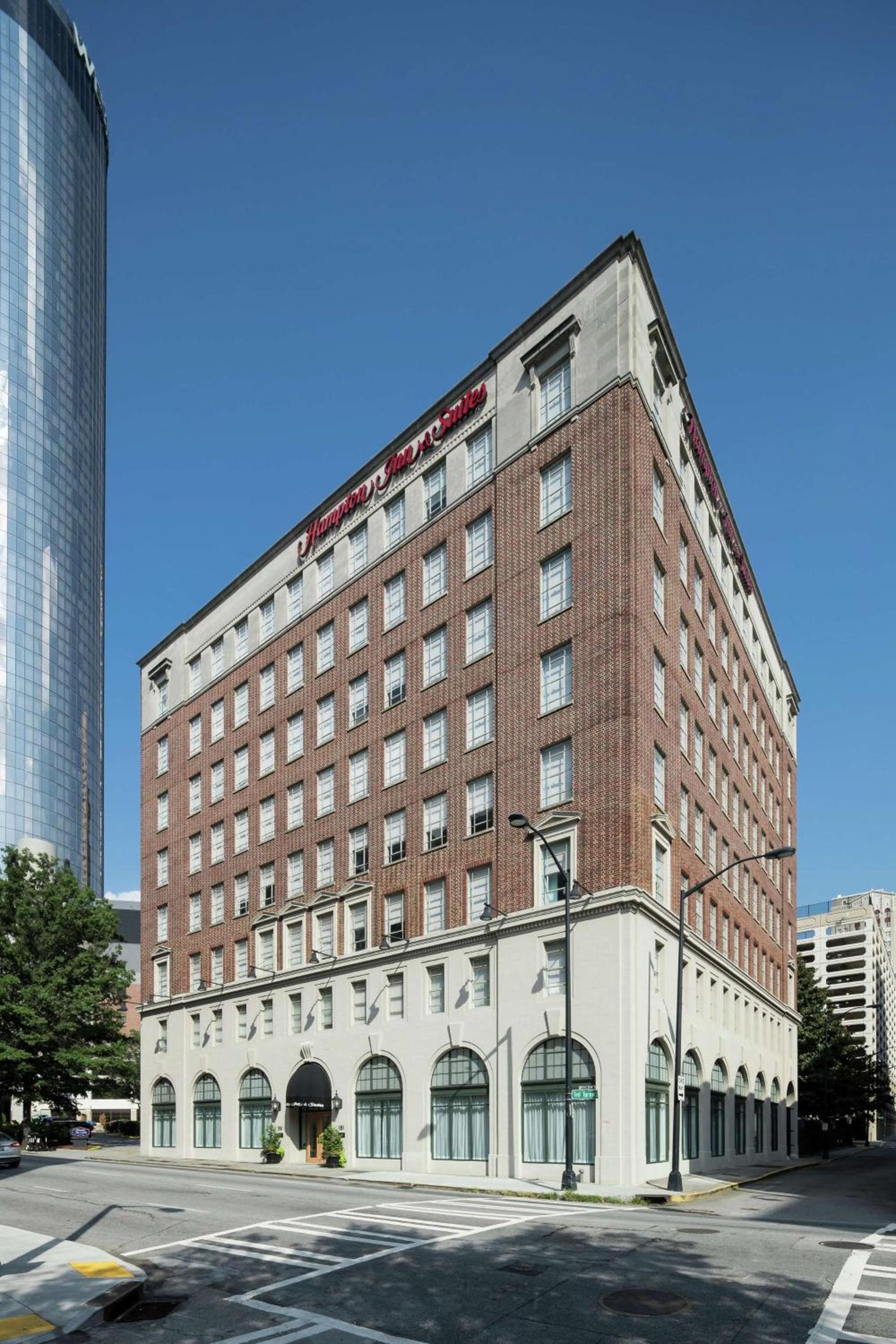 Hampton Inn & Suites Atlanta-Downtown photo 1