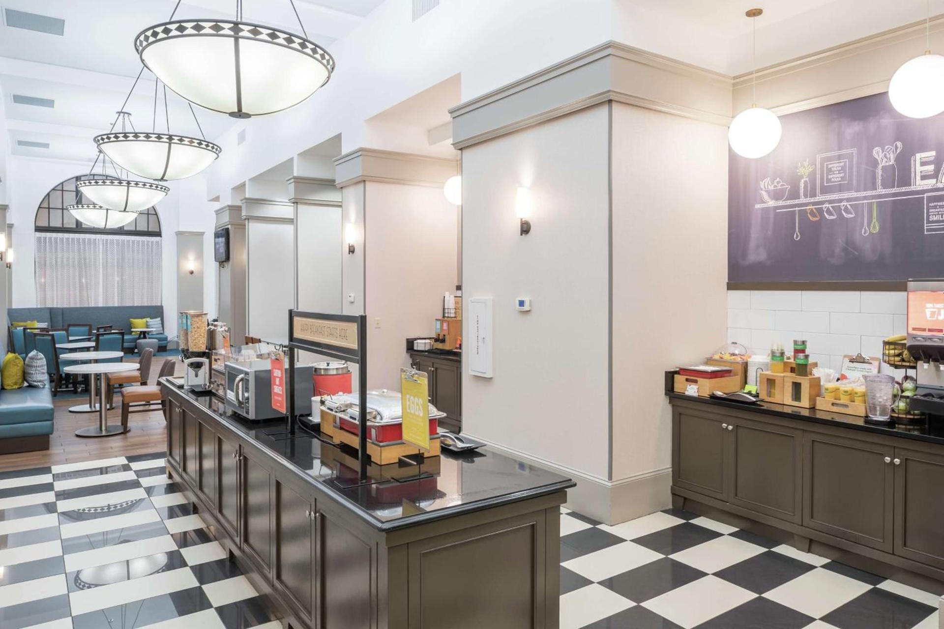 Hampton Inn & Suites Atlanta-Downtown photo 14