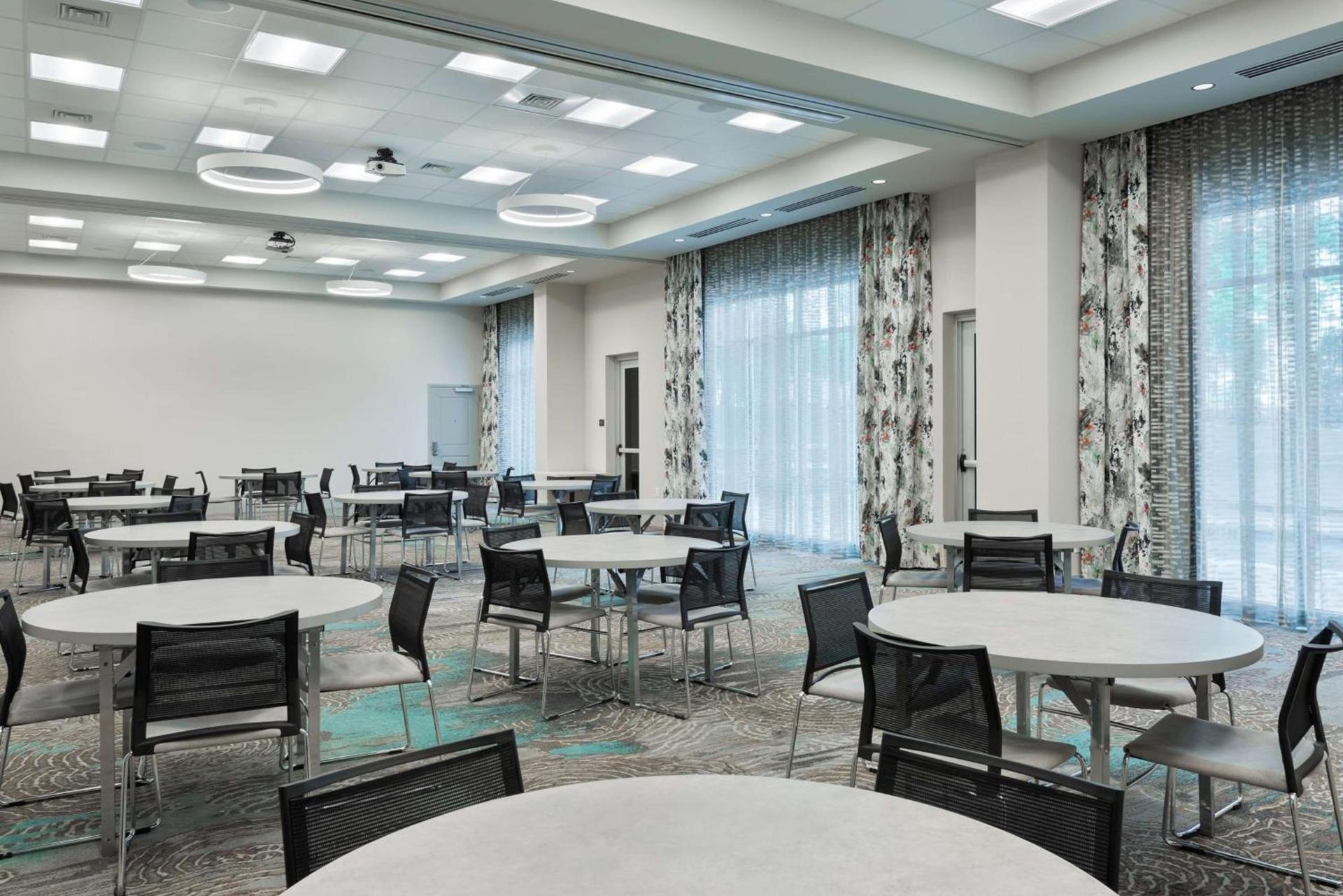Hampton Inn & Suites Atlanta Buckhead Place photo 35