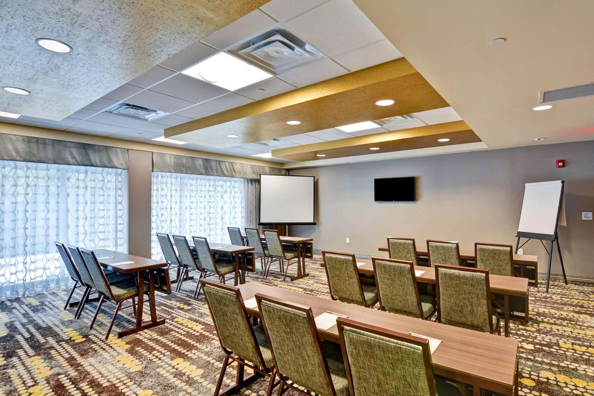 Hampton Inn Atlanta Kennesaw photo 21