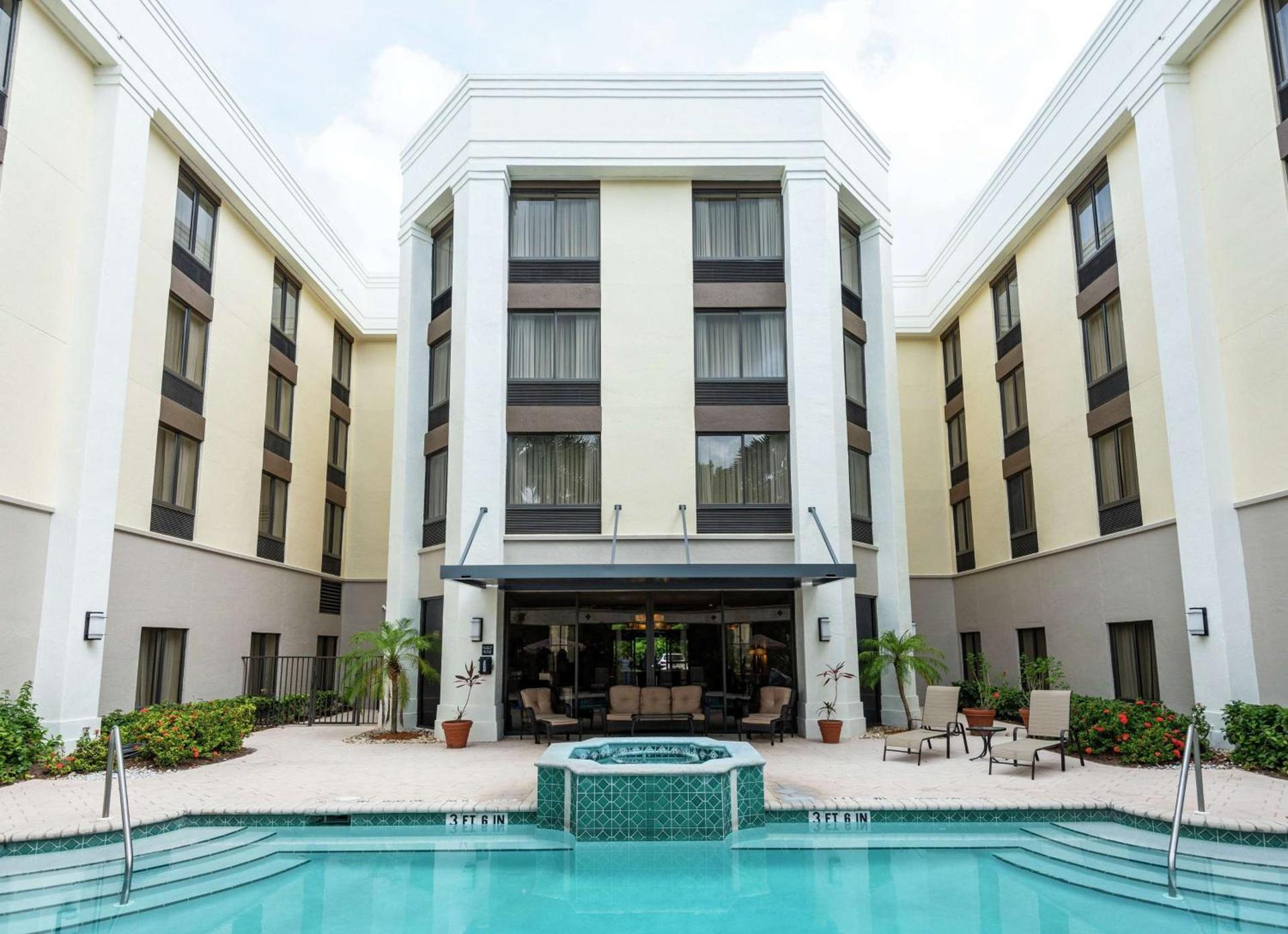 Hampton Inn Boca Raton photo 9