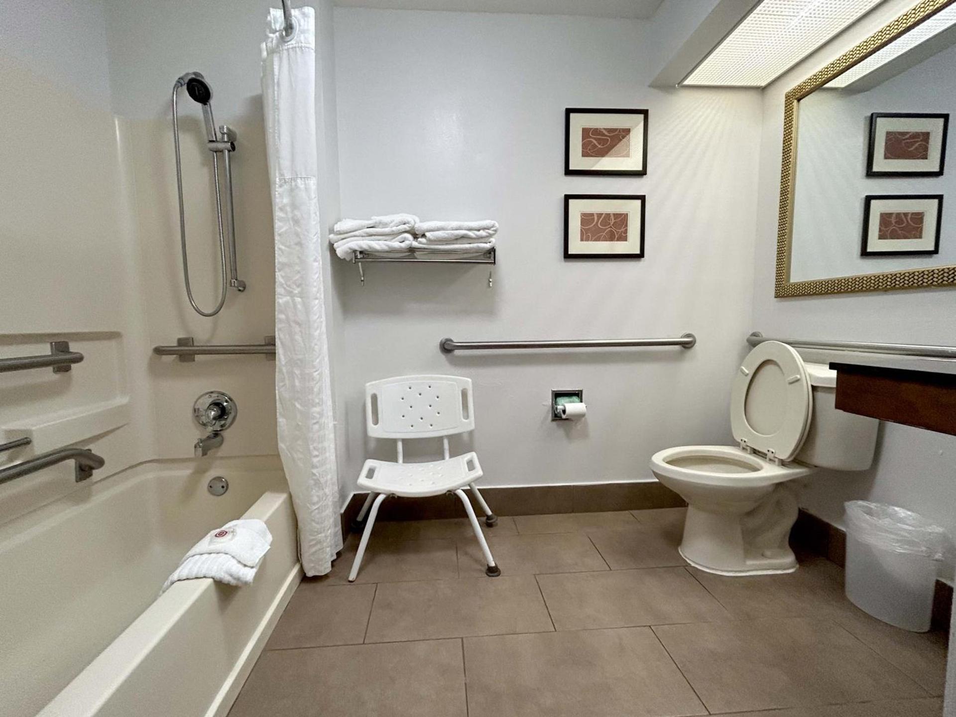 Comfort Suites Milledgeville photo 22