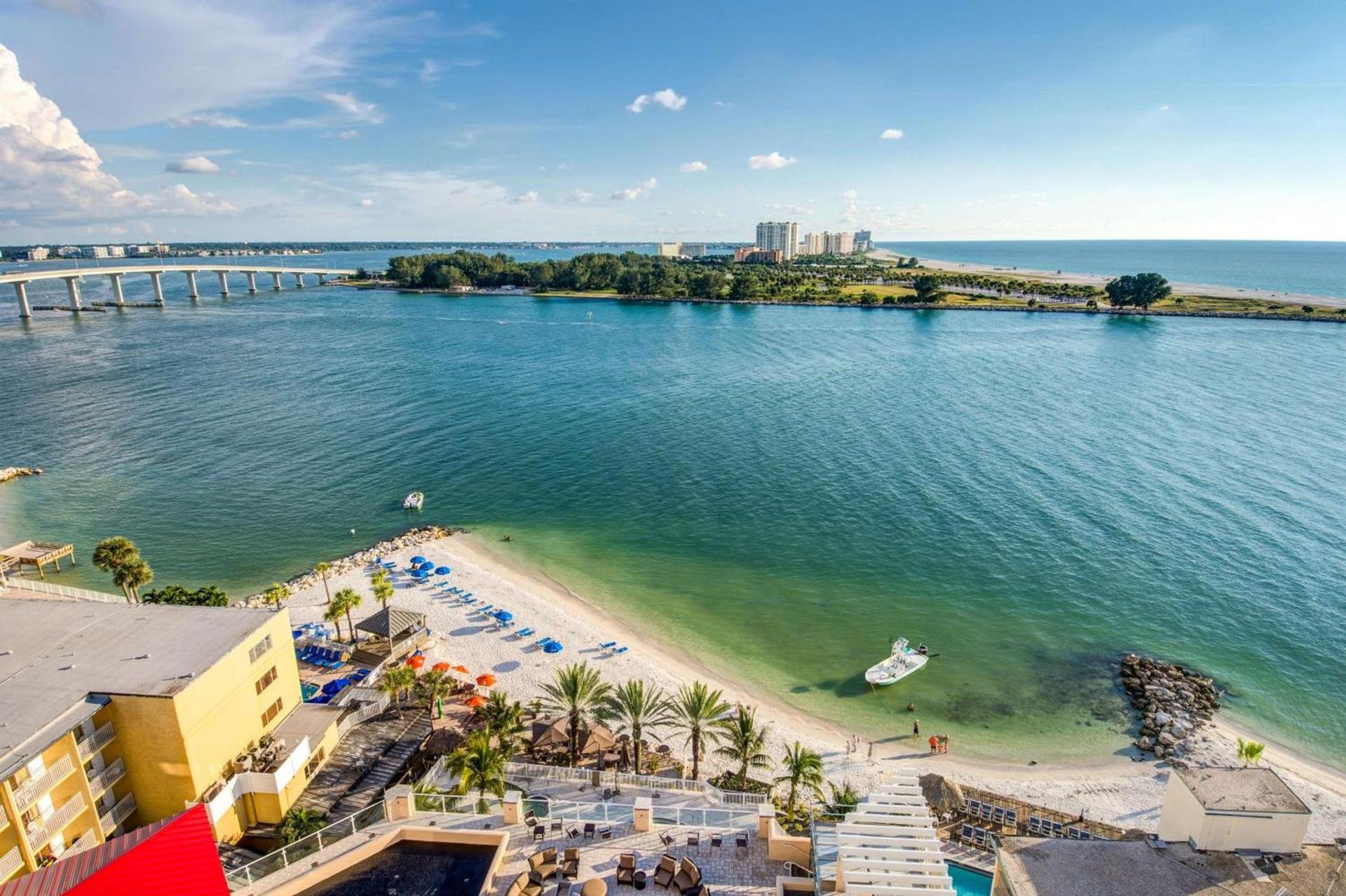 Hampton Inn and Suites Clearwater Beach photo 8