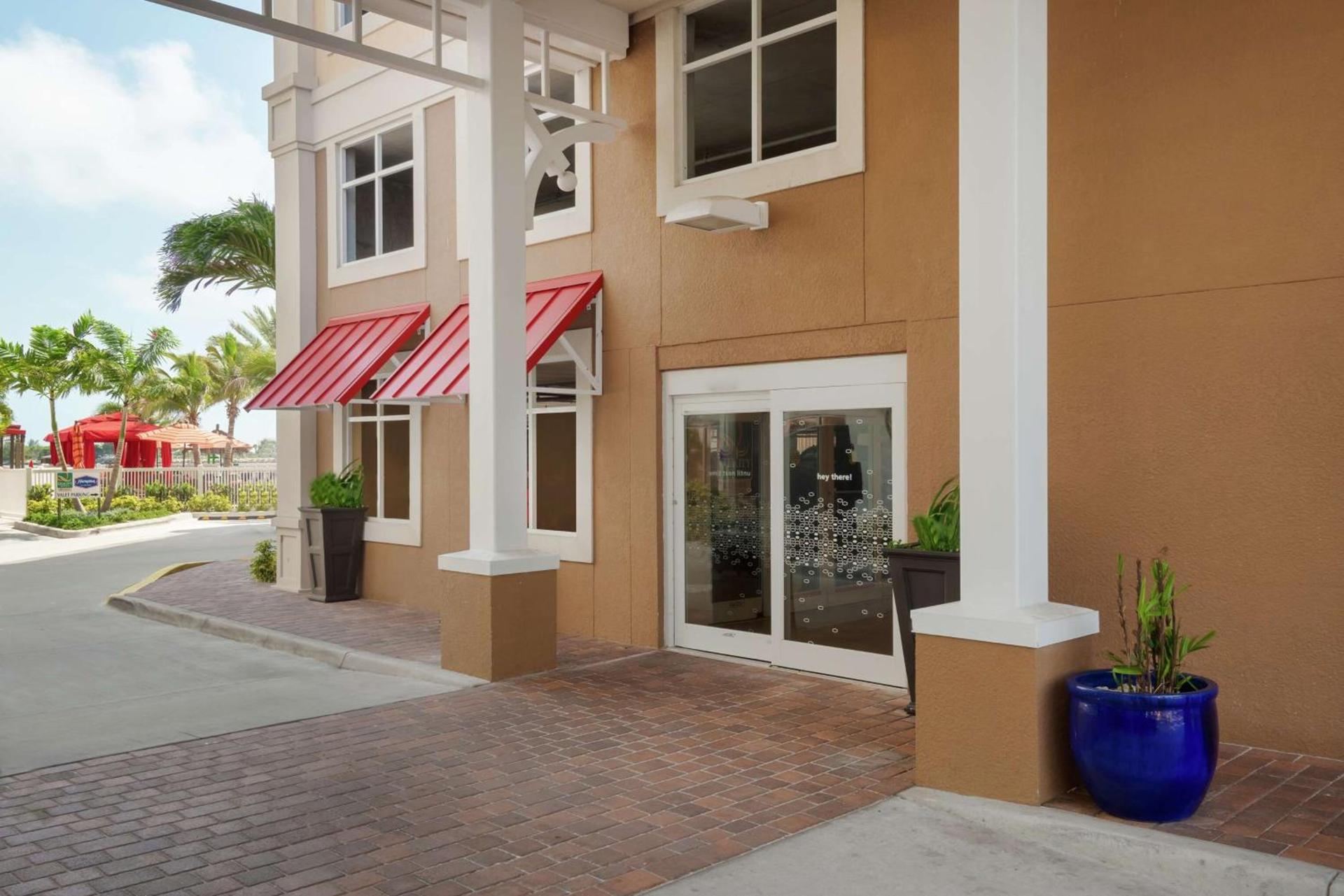 Hampton Inn and Suites Clearwater Beach photo 7