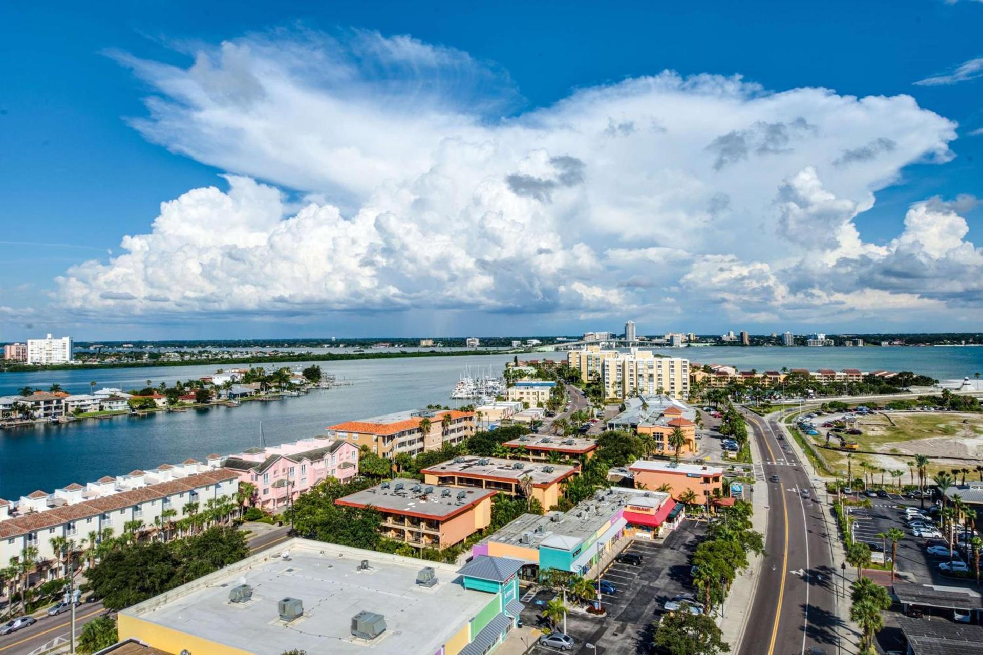 Hampton Inn and Suites Clearwater Beach photo 11
