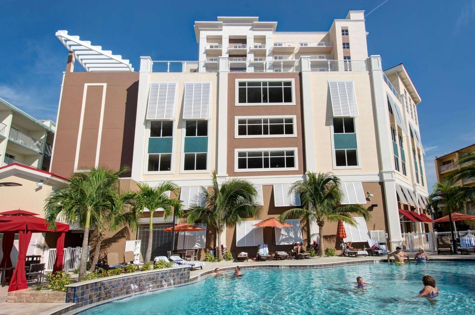 Hampton Inn and Suites Clearwater Beach photo 19
