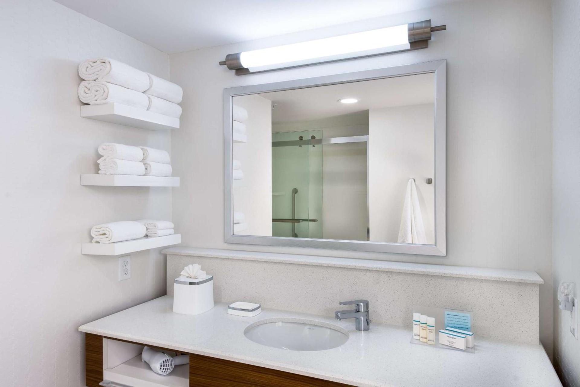 Hampton Inn and Suites Clearwater Beach photo 32