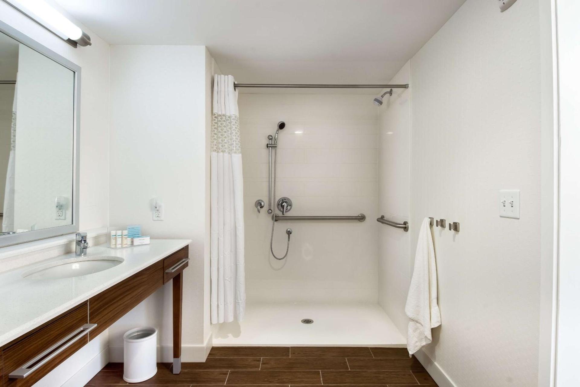 Hampton Inn and Suites Clearwater Beach photo 35