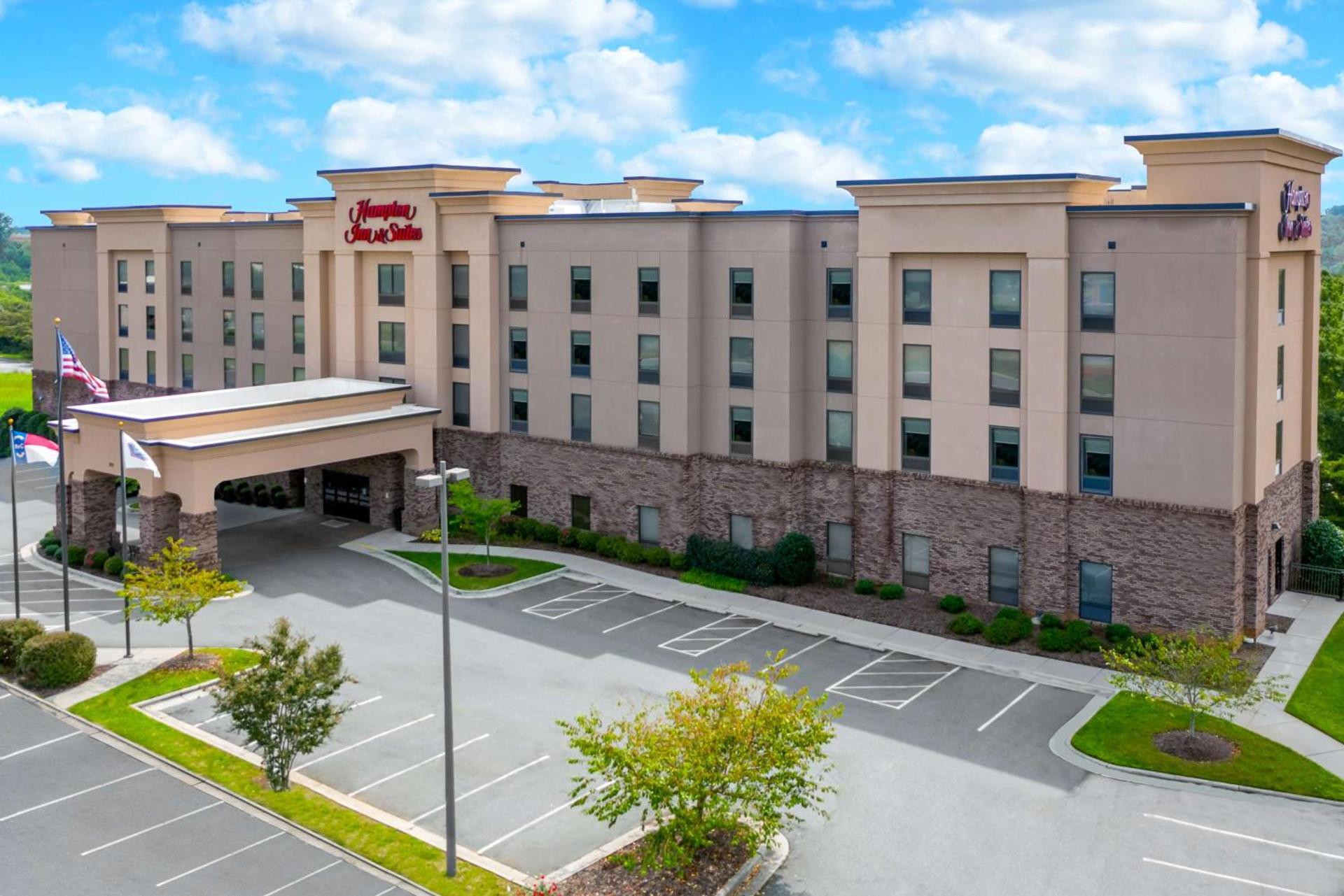 Hampton Inn & Suites Winston-Salem/University Area photo 1