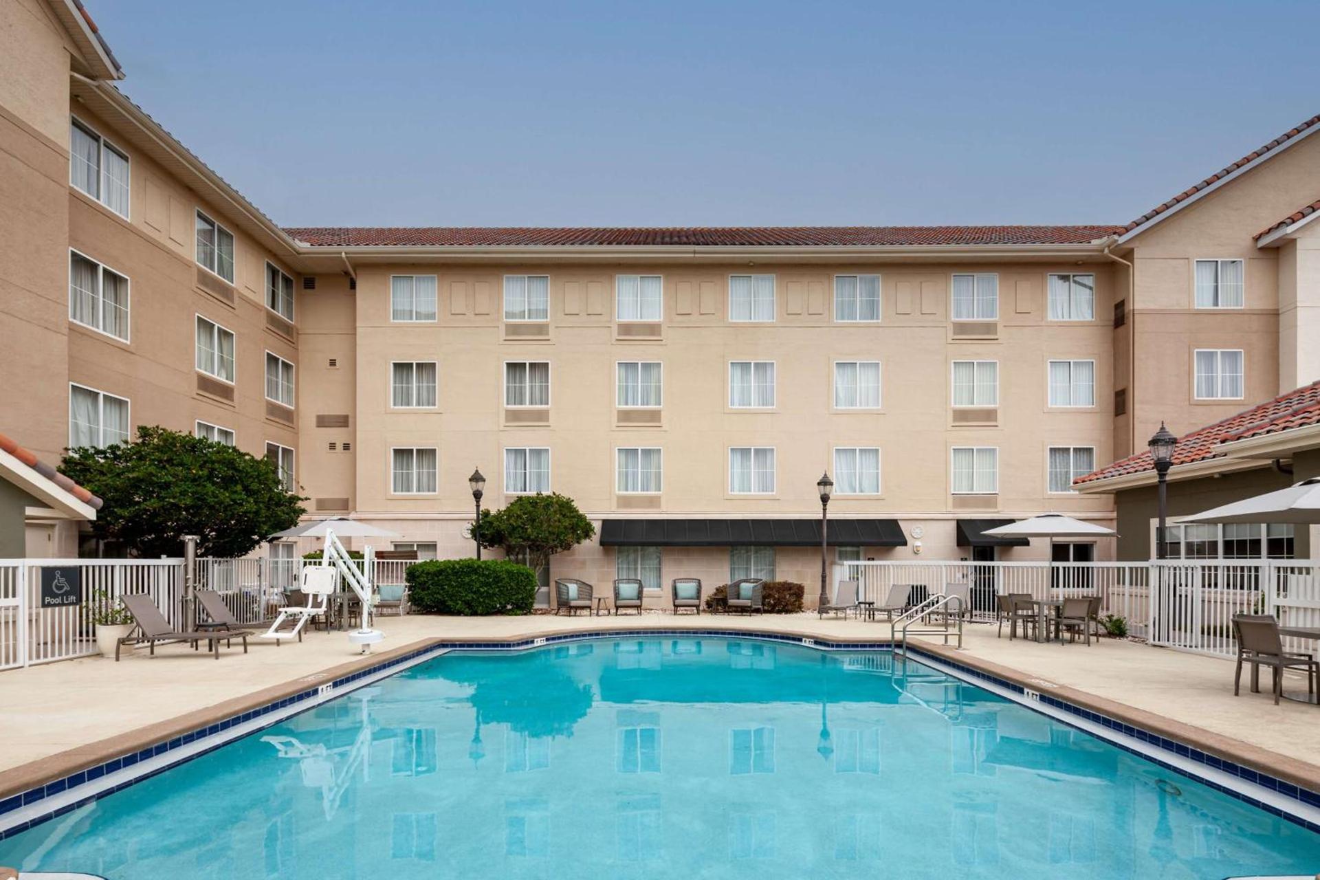 Homewood Suites by Hilton Jacksonville-South/St. Johns Ctr. photo 7