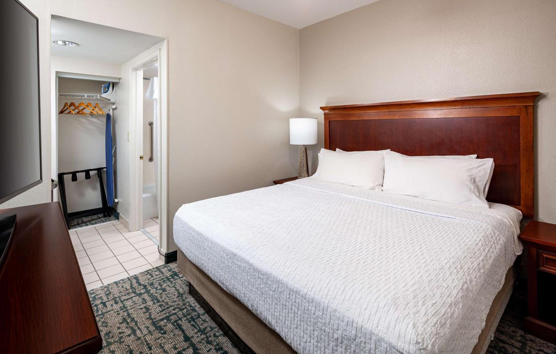 Homewood Suites by Hilton Jacksonville-South/St. Johns Ctr. photo 18