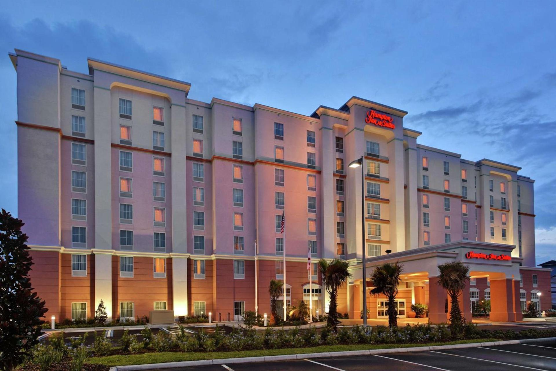 Hampton Inn & Suites Orlando Airport at Gateway Village photo 1