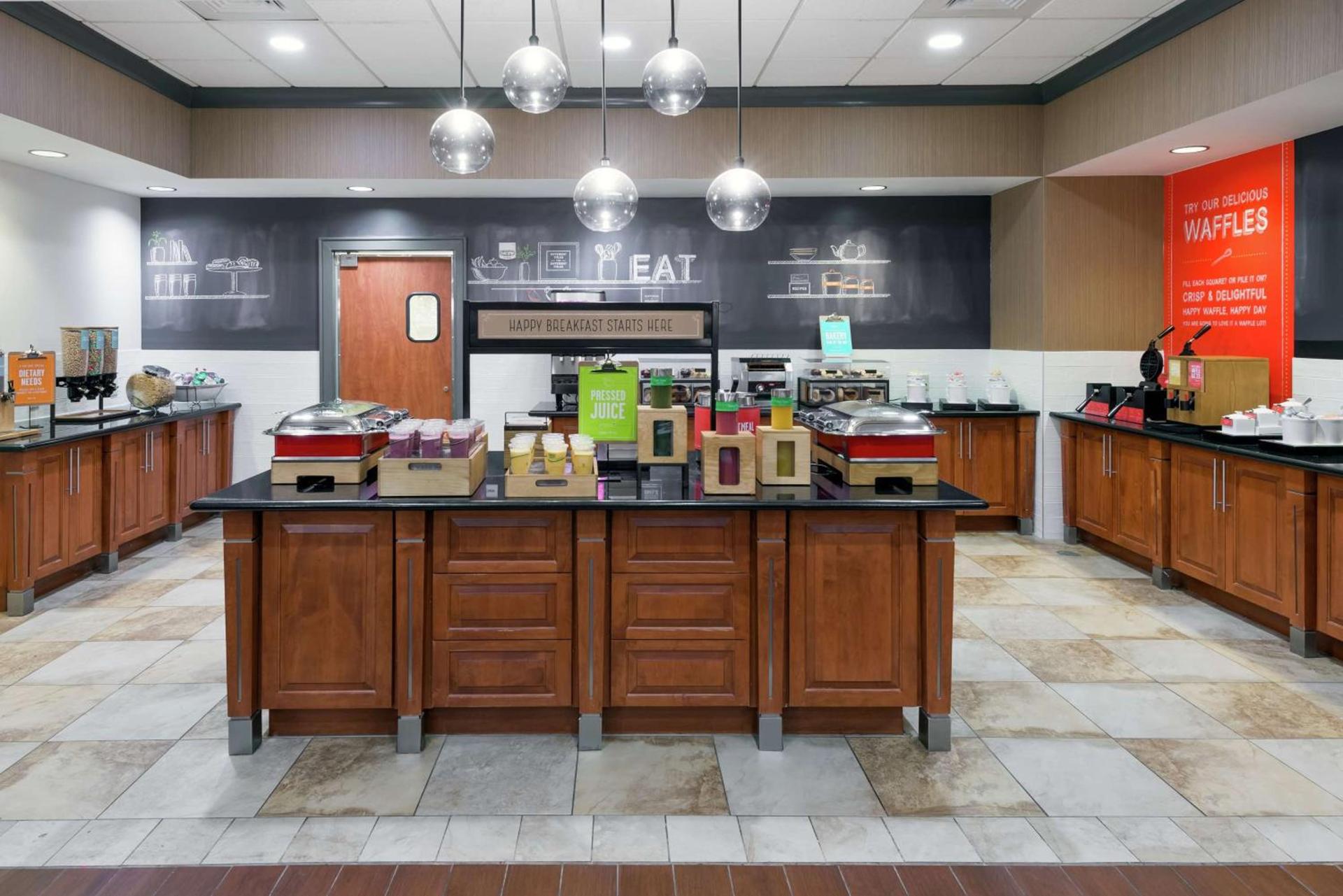 Hampton Inn & Suites Orlando Airport at Gateway Village photo 12