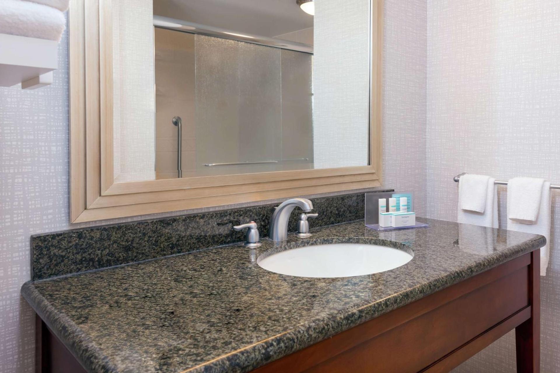Hampton Inn & Suites Orlando Airport at Gateway Village photo 19