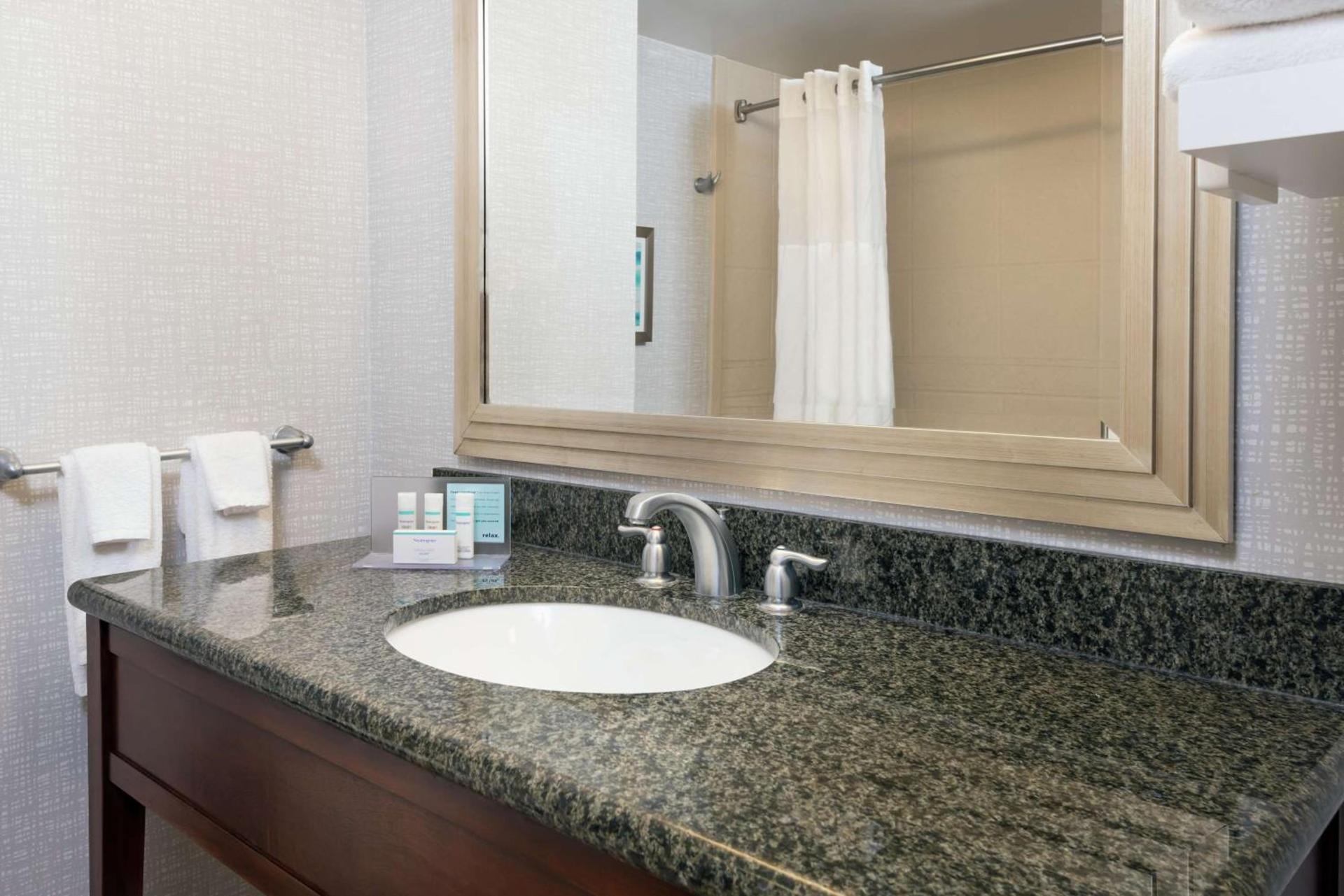 Hampton Inn & Suites Orlando Airport at Gateway Village photo 21