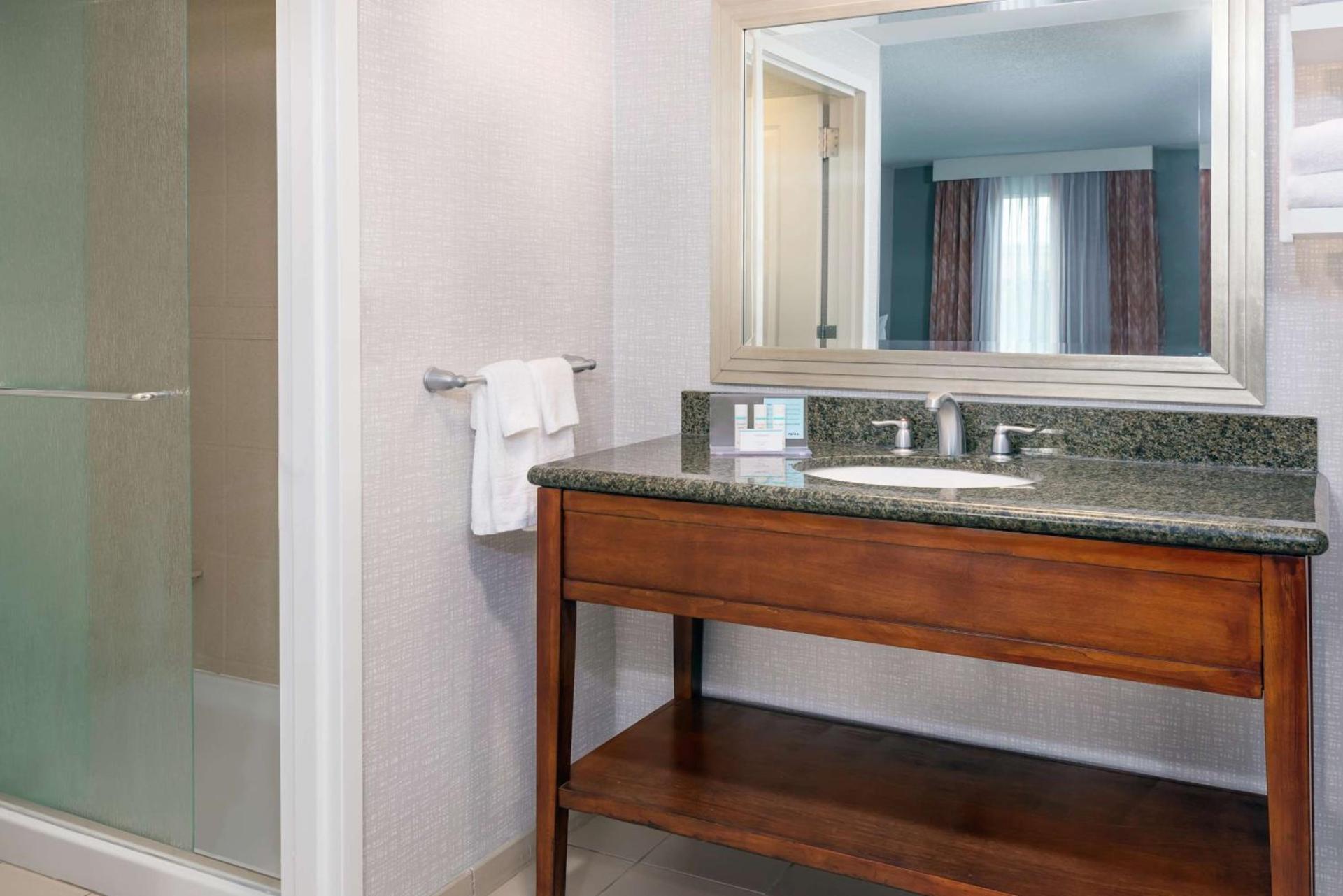 Hampton Inn & Suites Orlando Airport at Gateway Village photo 23