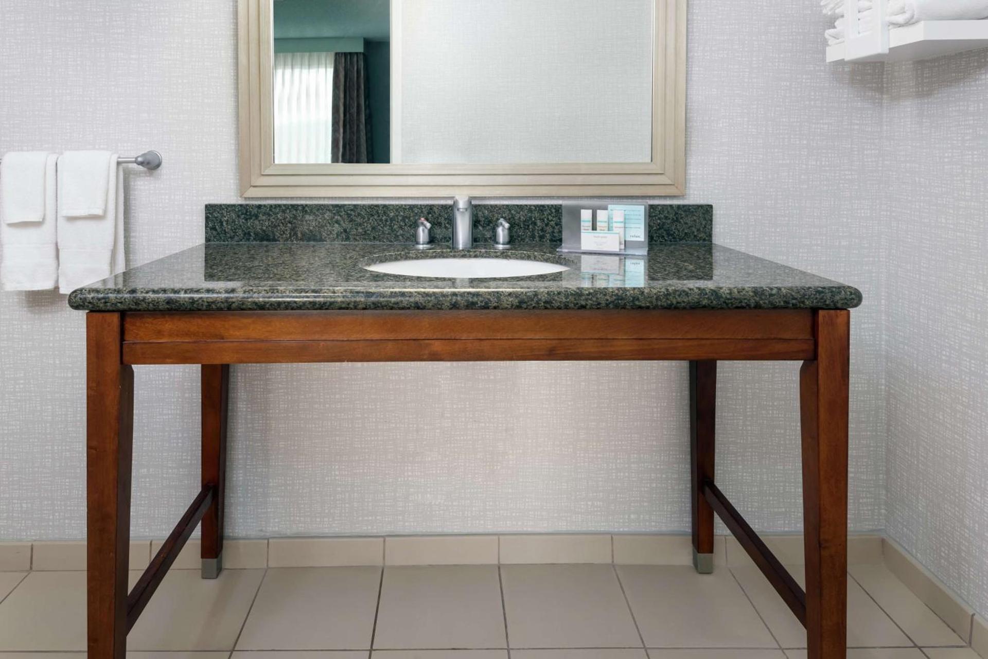 Hampton Inn & Suites Orlando Airport at Gateway Village photo 25