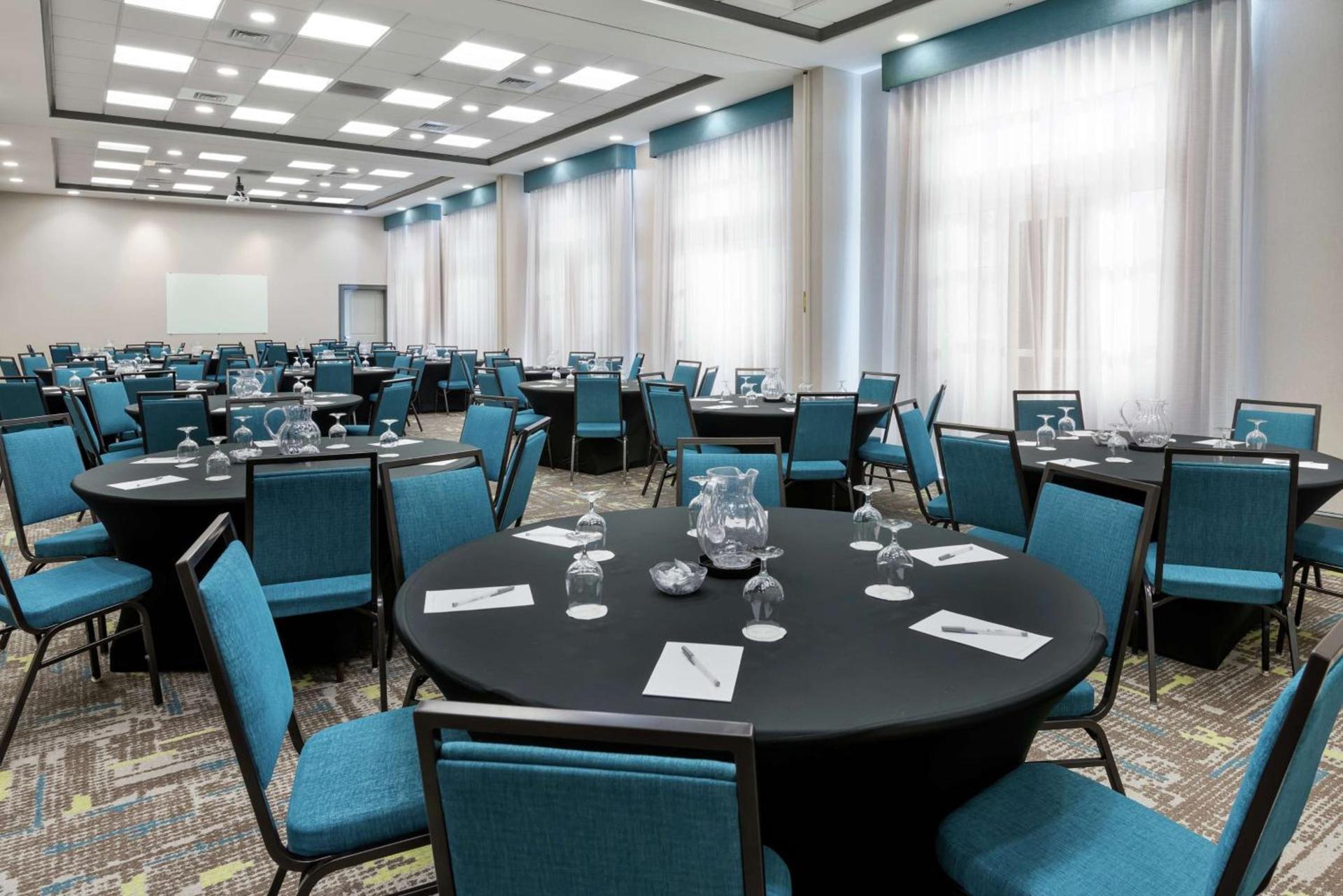 Hampton Inn & Suites Orlando Airport at Gateway Village photo 38