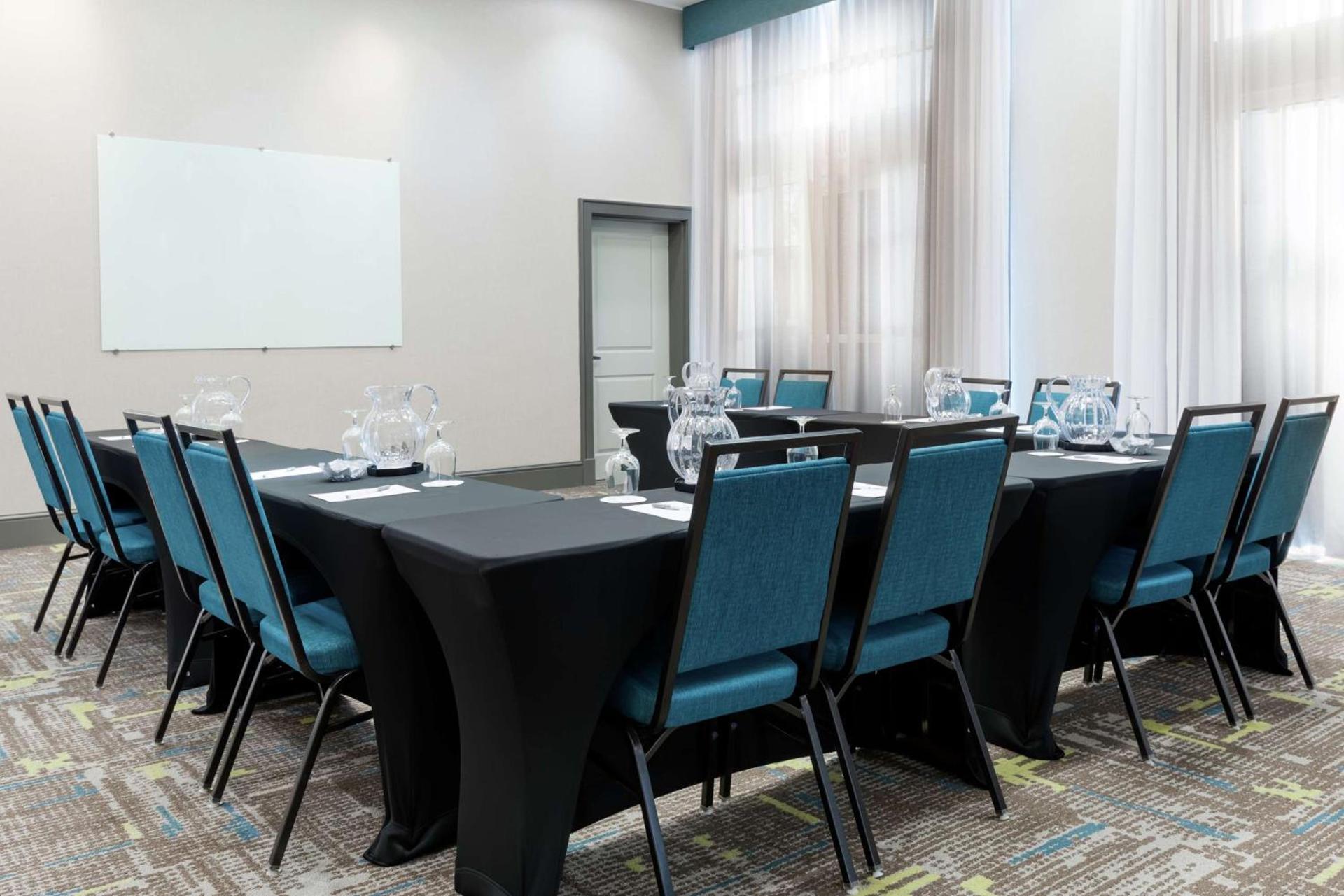 Hampton Inn & Suites Orlando Airport at Gateway Village photo 43