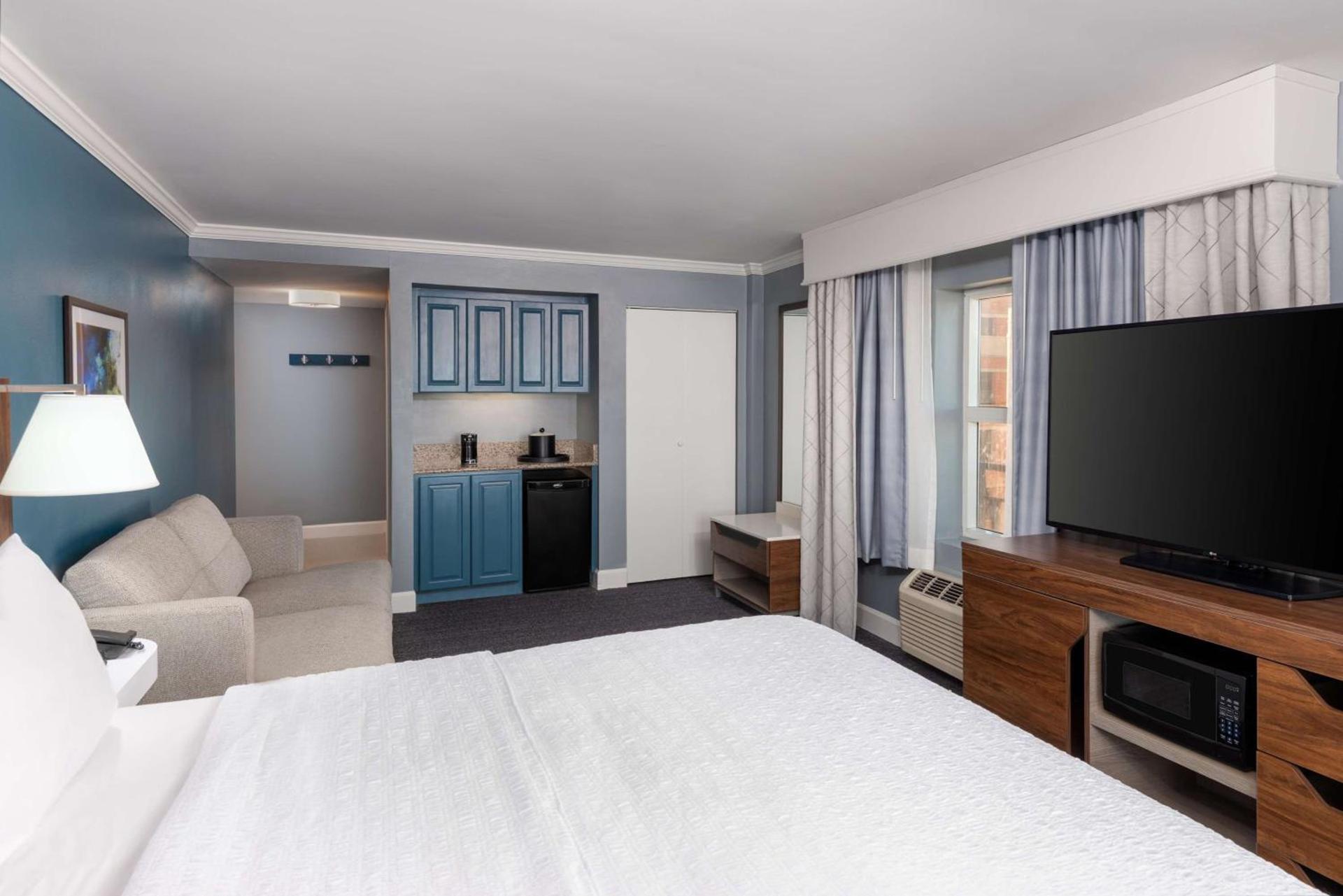 Hampton Inn Savannah Historic District photo 16
