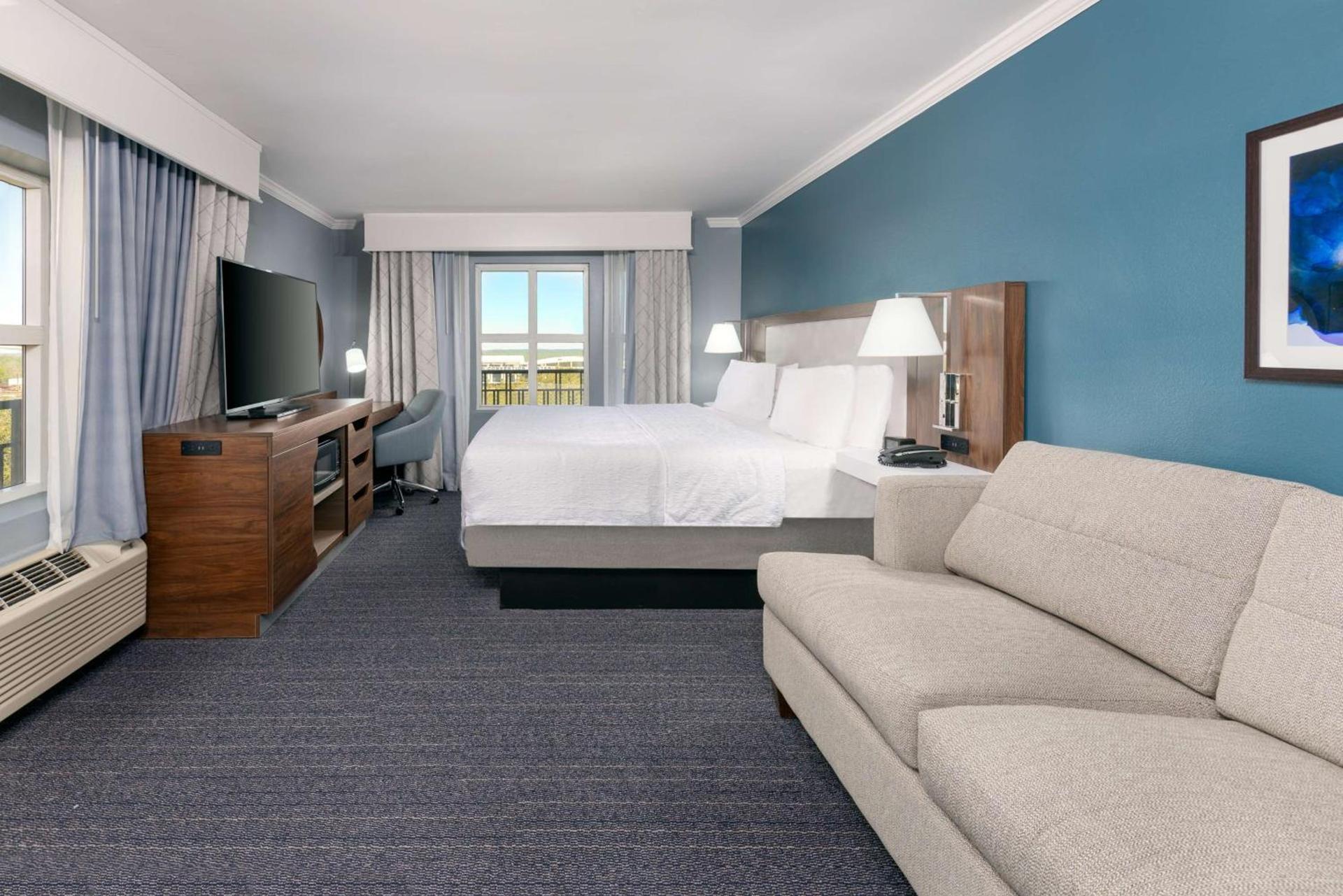 Hampton Inn Savannah Historic District photo 20